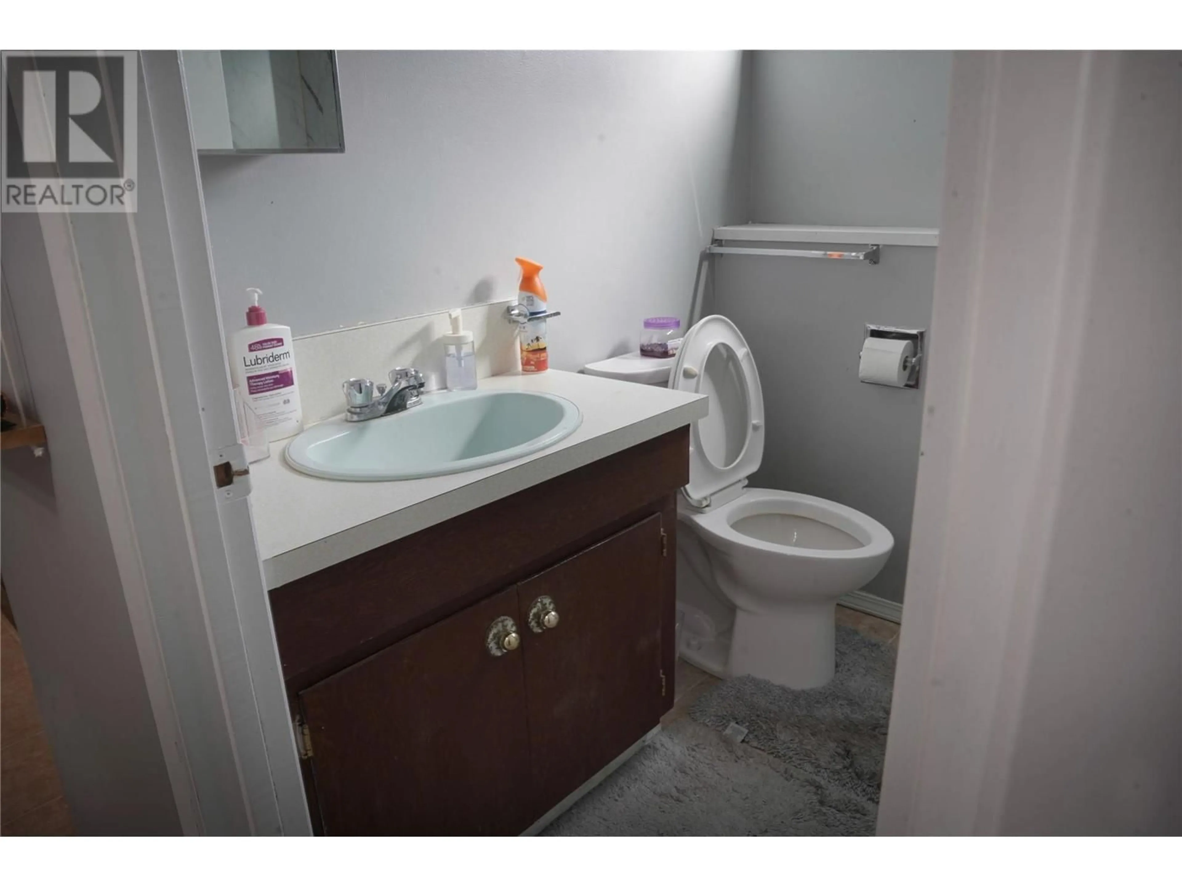 Standard bathroom, not visible floor for 305 Ziprick Road, Kelowna British Columbia V1X4H2