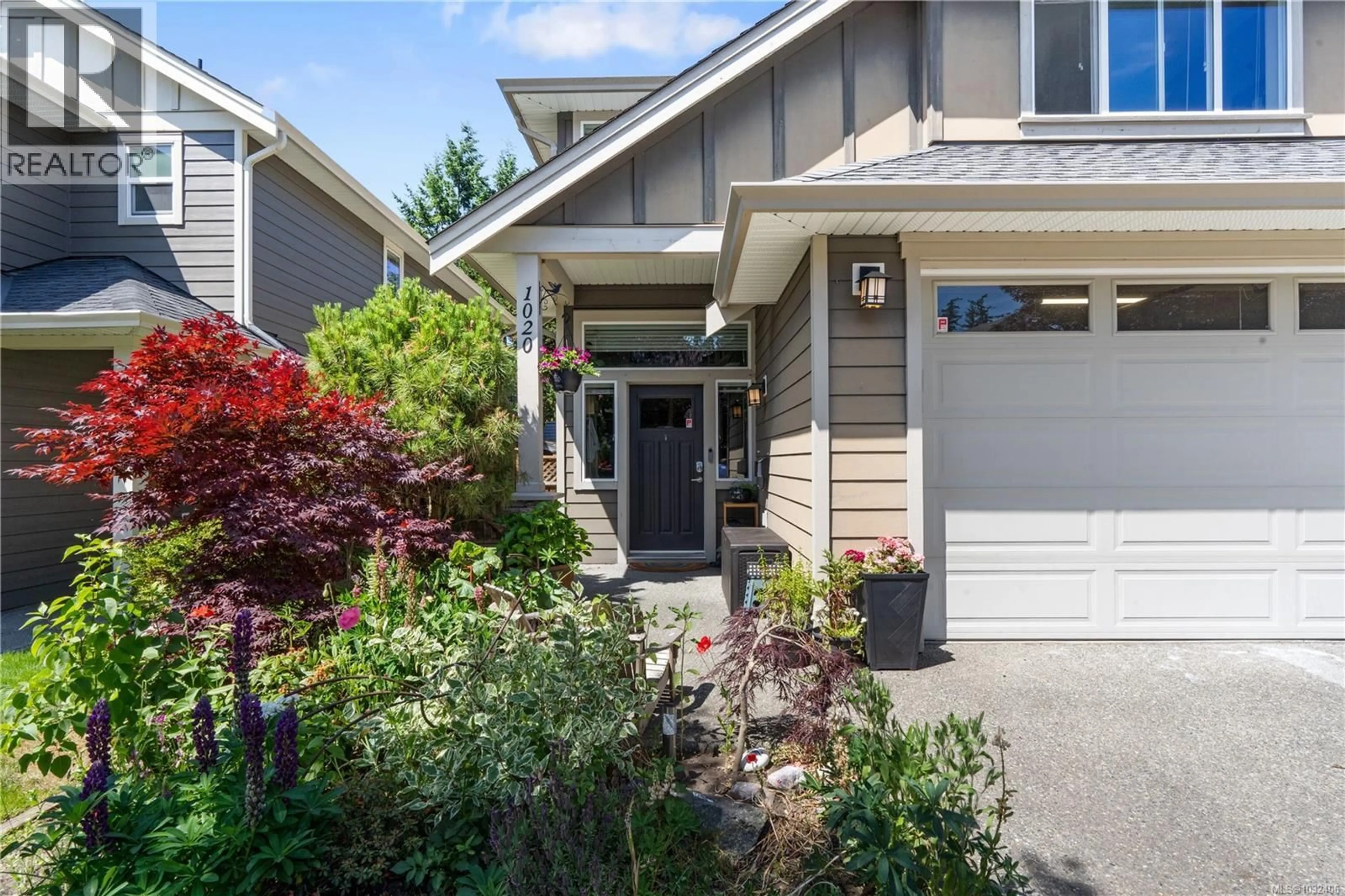 Home with vinyl exterior material, street for 1020 BRAEBURN AVENUE, Langford British Columbia V9C0H8