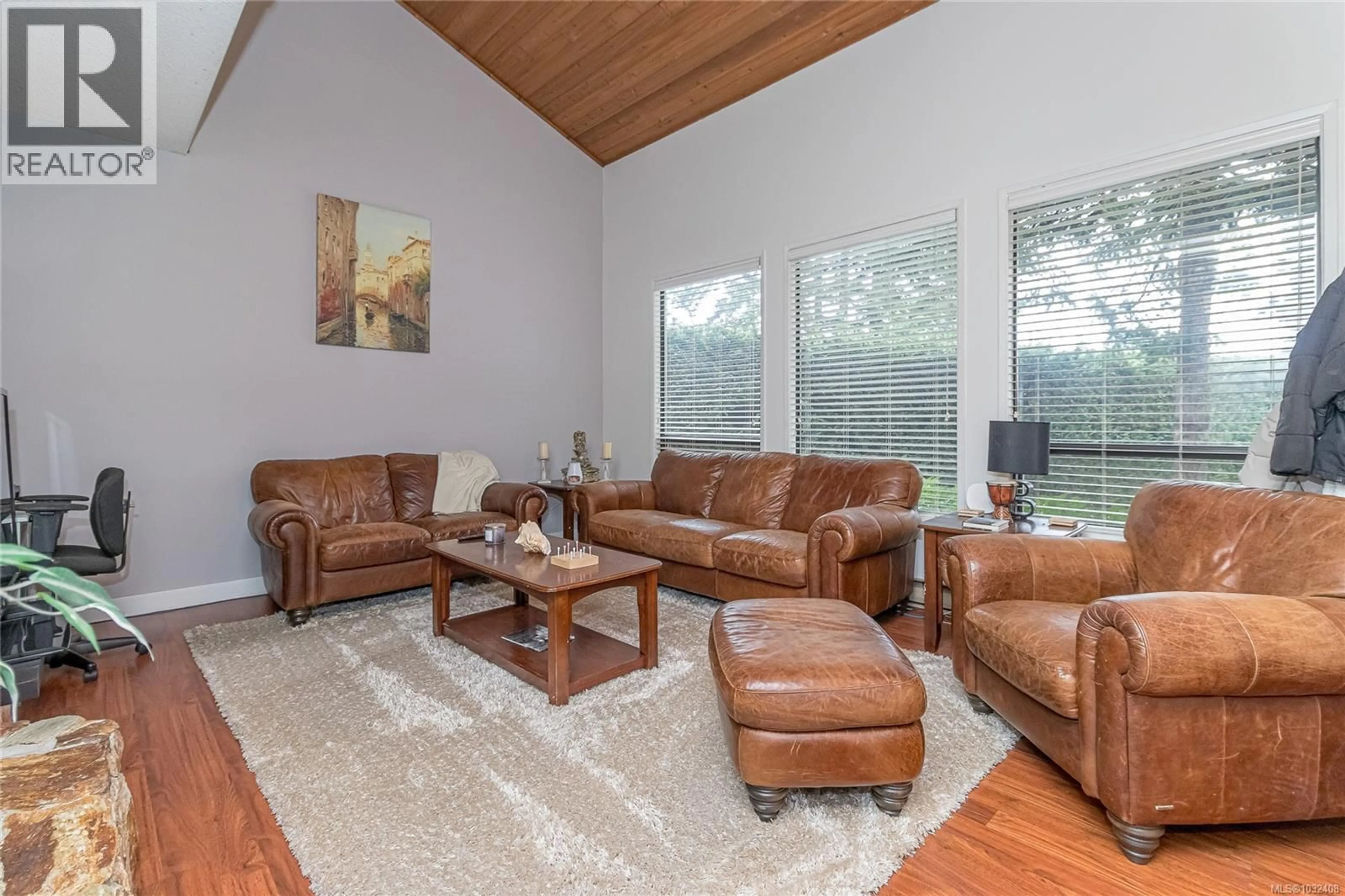 Living room with furniture, unknown for 1693 WILLOW GLEN PLACE, Cowichan Bay British Columbia V0R1N1