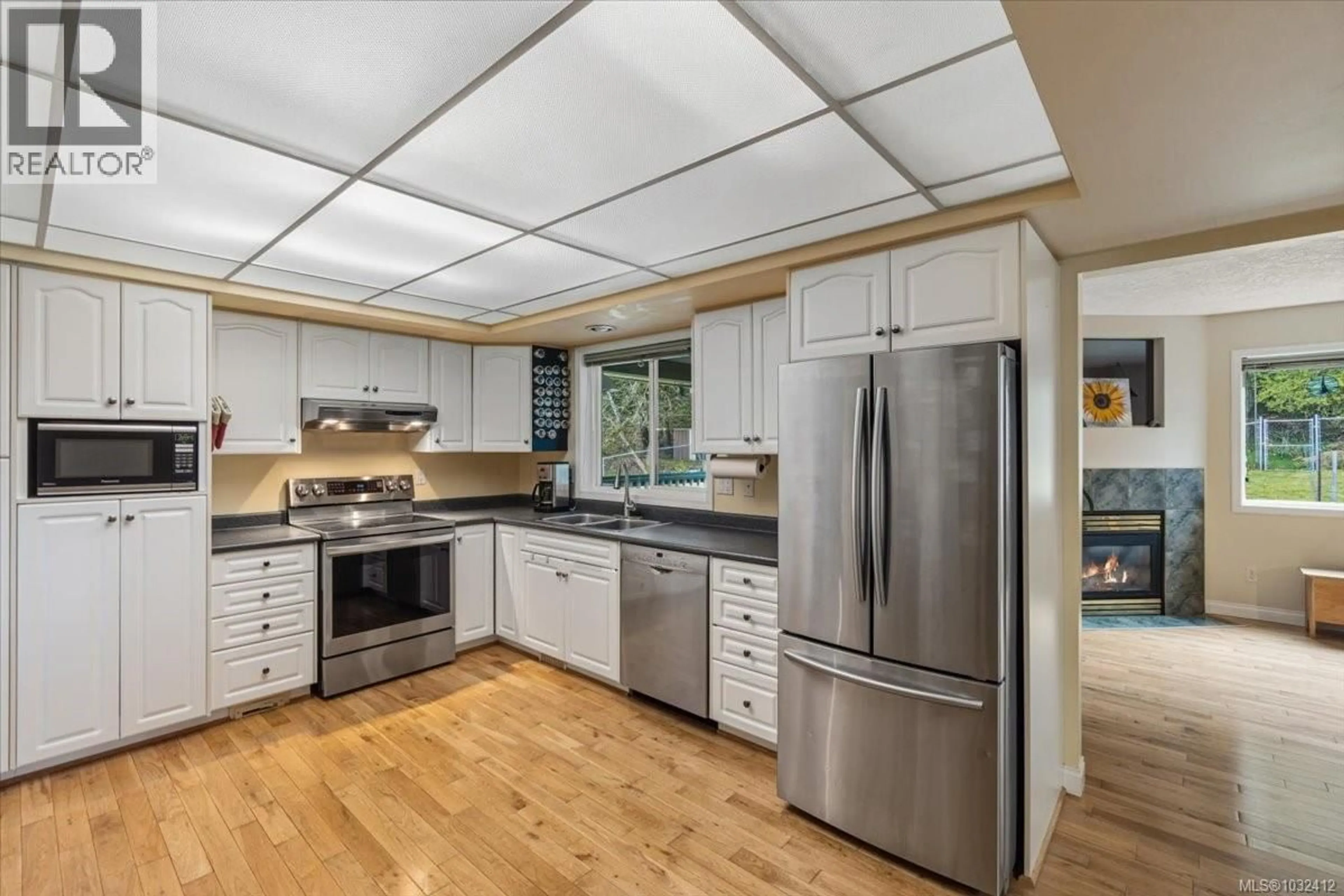 Open concept kitchen, unknown for 751 DOGWOOD ROAD, Nanaimo British Columbia V9R3C2