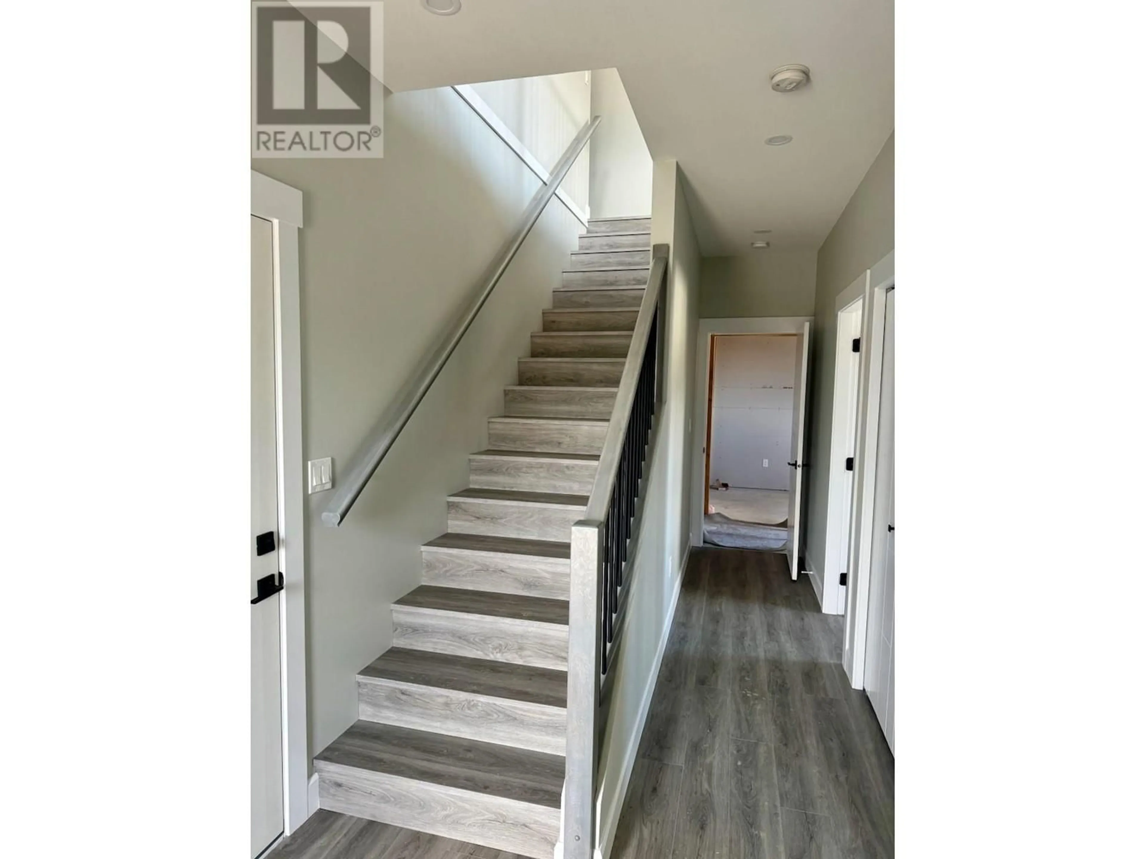 Stairs for 806 Cliff Avenue Unit# 107, Enderby British Columbia V0E1V1