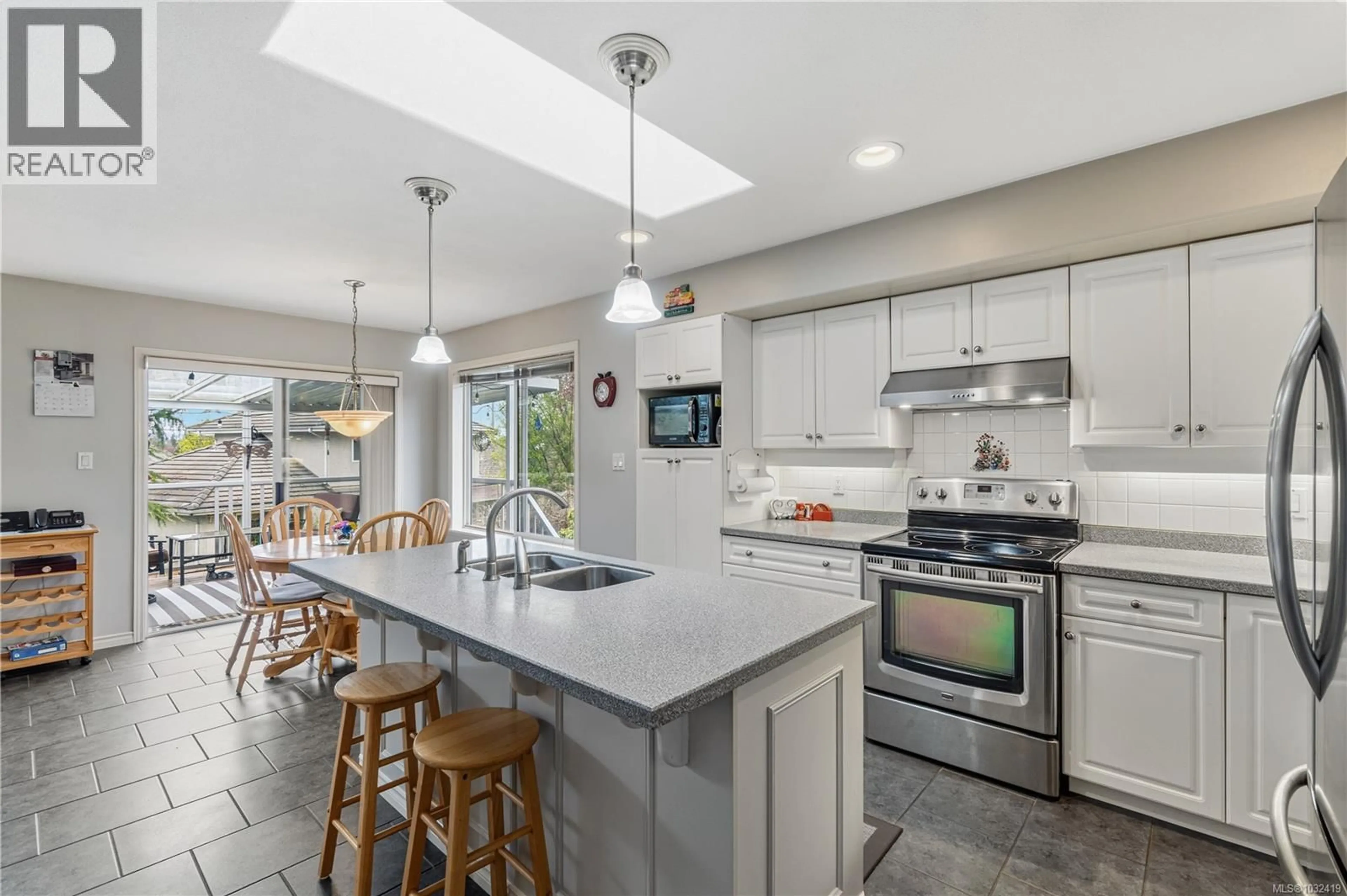 Open concept kitchen, ceramic/tile floor for 1107 AERY VIEW WAY, French Creek British Columbia V9P2N9