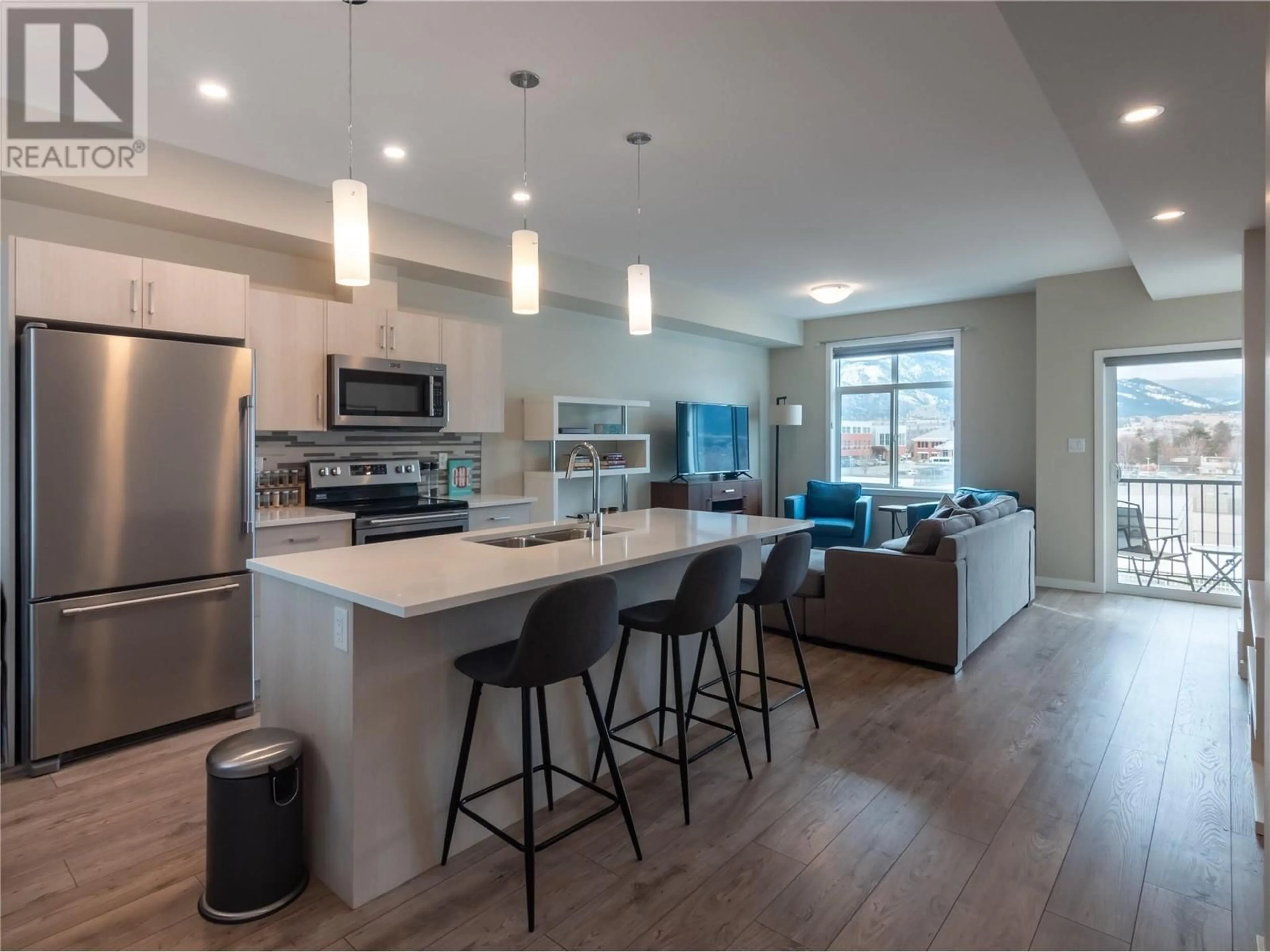 Open concept kitchen for 388 Eckhardt Avenue E Unit# 106, Penticton British Columbia V2A0C7