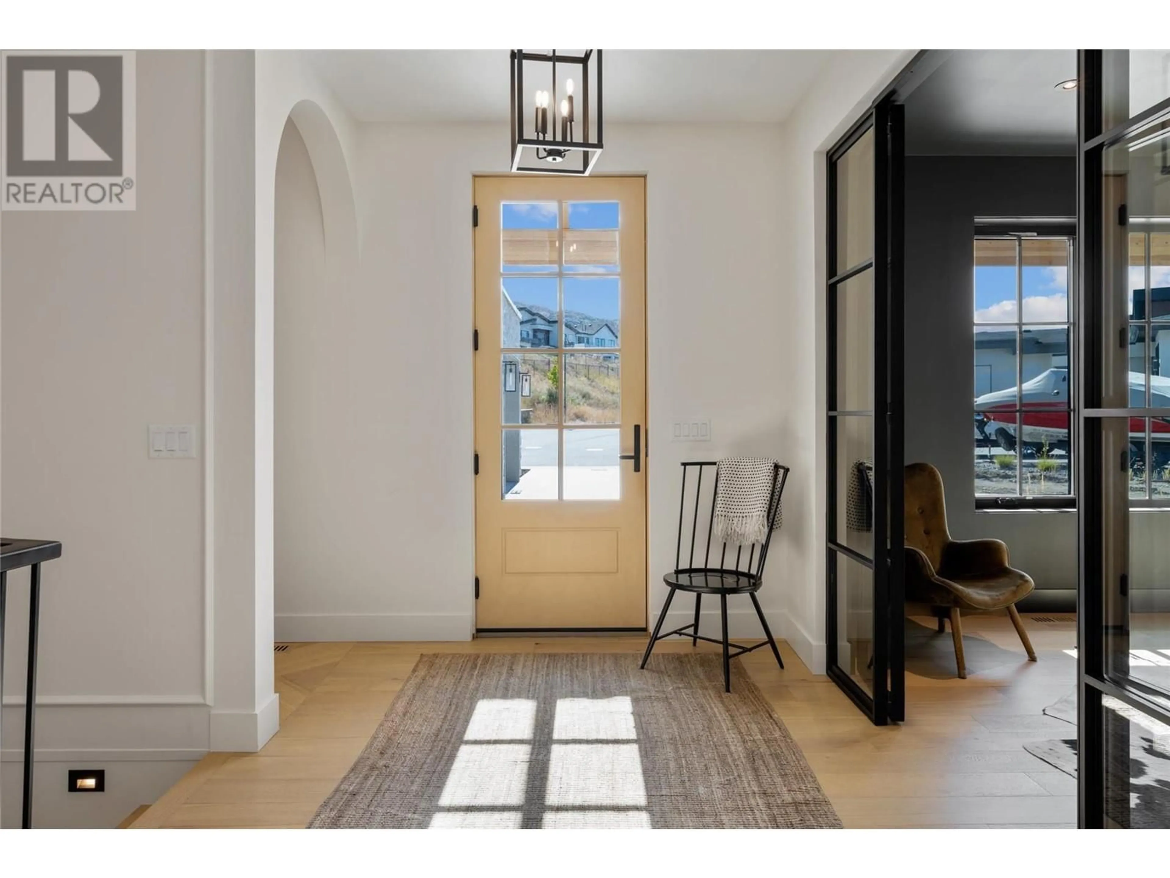 Indoor entryway, wood floors for 1610 Antler Court Lot# 8, Kelowna British Columbia V1W5N9