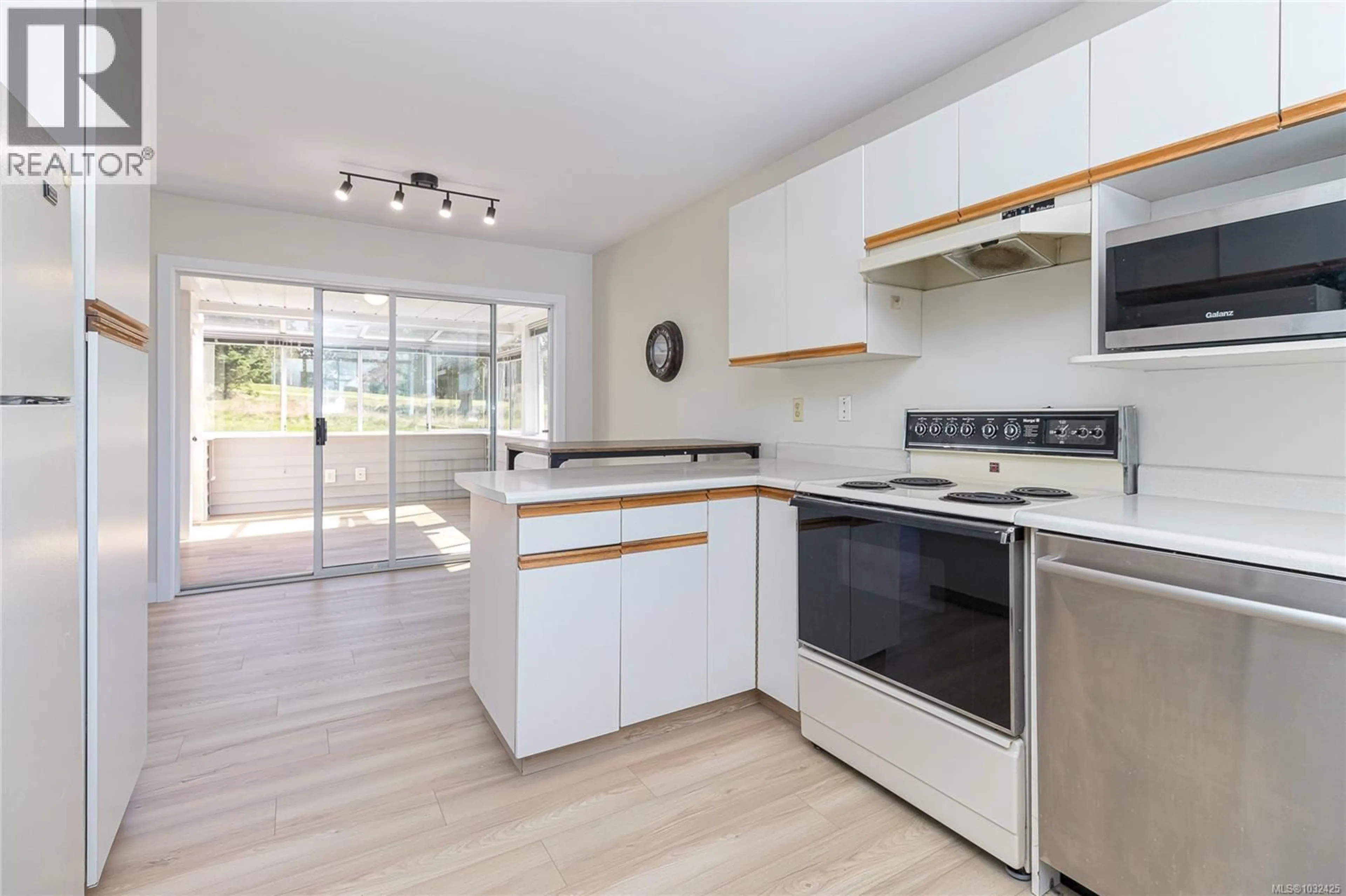 Open concept kitchen, unknown for 3720 ARBUTUS DRIVE NORTH, Cobble Hill British Columbia V0R1L1