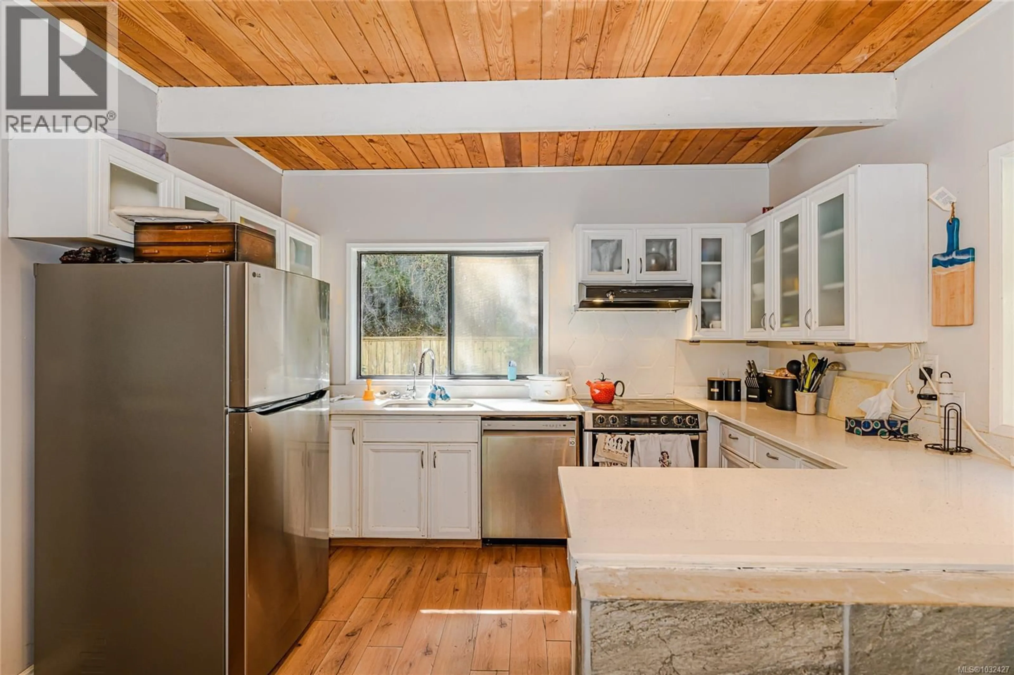 Open concept kitchen, unknown for 1671 NORTH BEACH ROAD, Salt Spring British Columbia V8K1A8