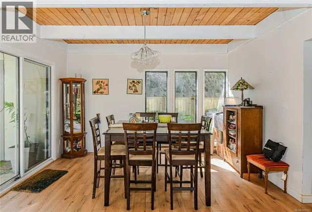 1671 NORTH BEACH ROAD, Salt Spring 5