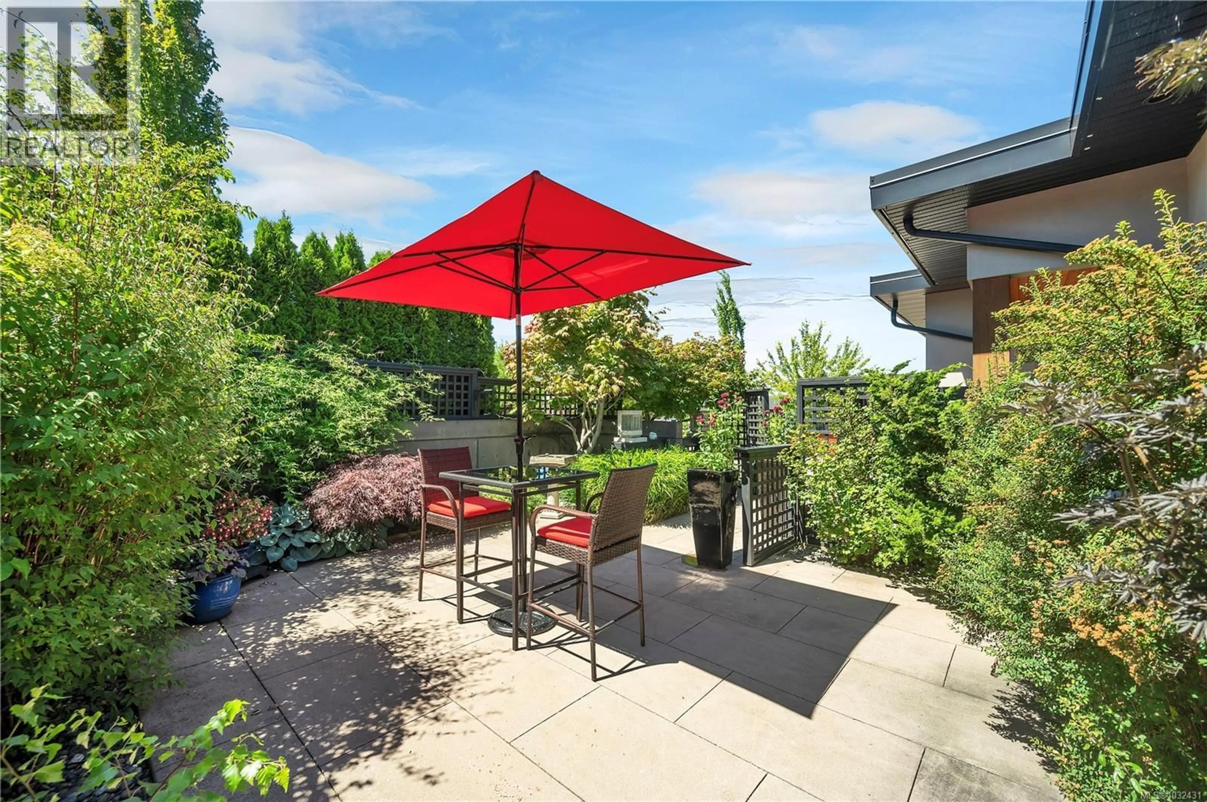 Patio, street for 2661 SUNDERLAND ROAD, Campbell River British Columbia V9H0C8