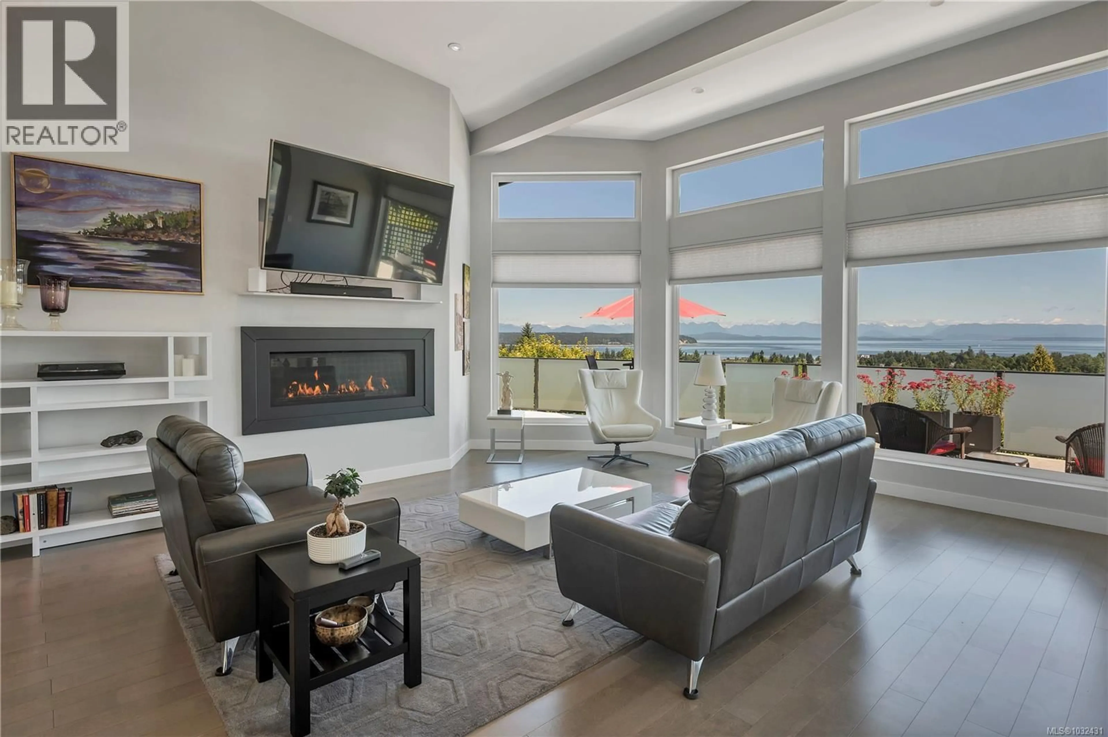 Living room with furniture, unknown for 2661 SUNDERLAND ROAD, Campbell River British Columbia V9H0C8