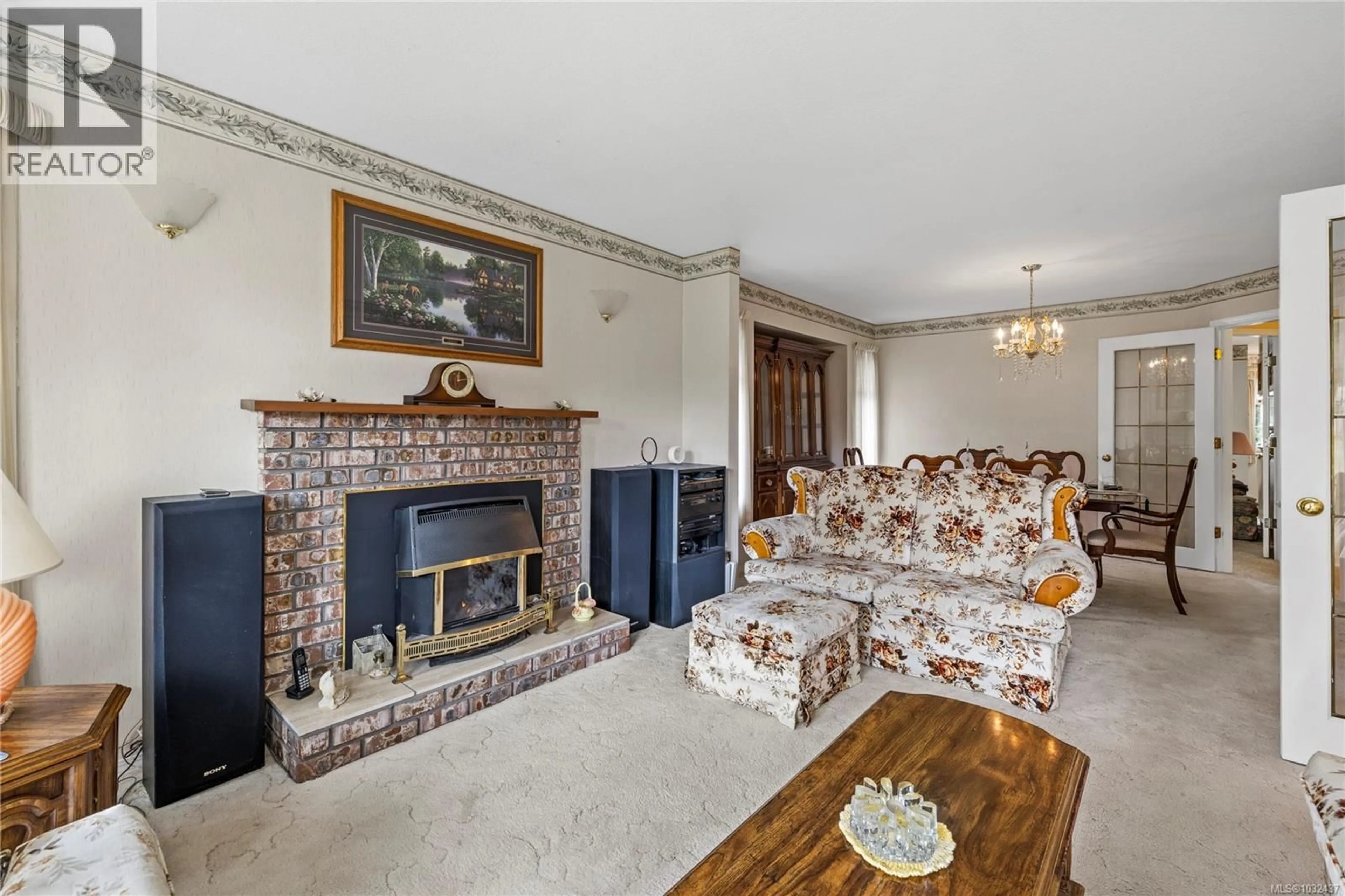 Living room with furniture, unknown for 629 DOGWOOD ROAD, Qualicum Beach British Columbia V9K1A9