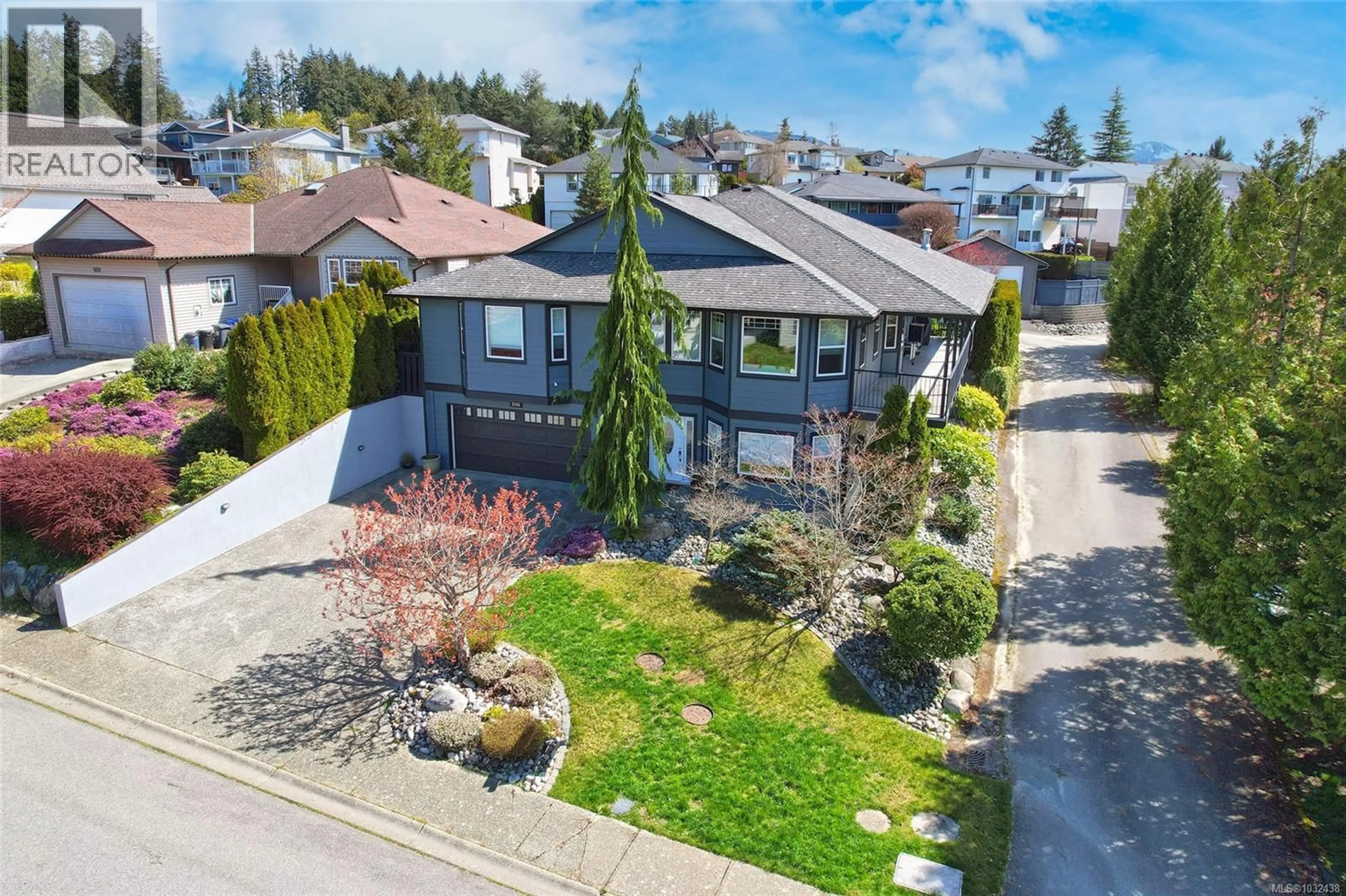 A pic from outside/outdoor area/front of a property/back of a property/a pic from drone, street for 3596 HUFF DRIVE, Port Alberni British Columbia V9Y8B3
