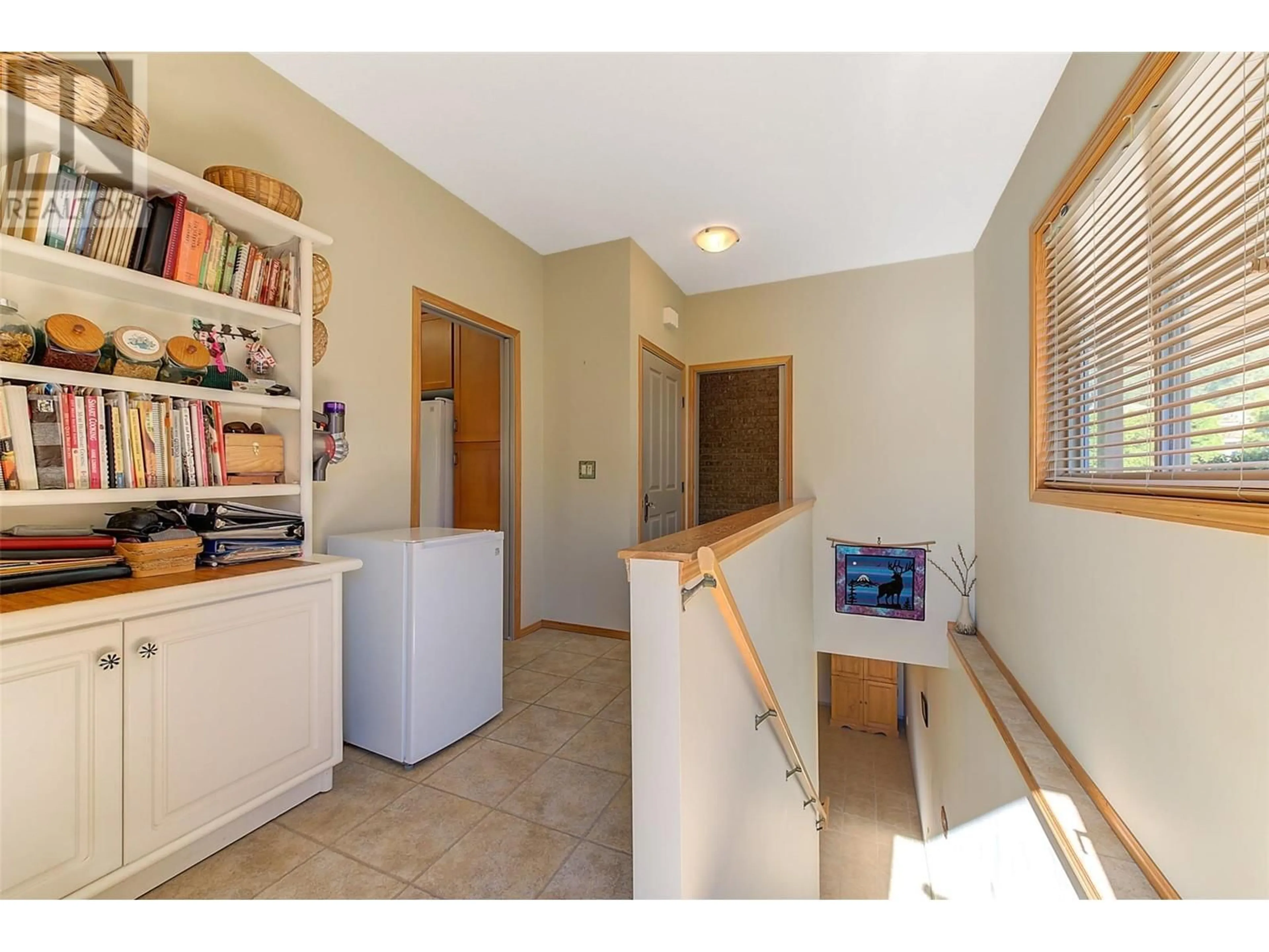 Indoor entryway, wood floors for 5178 Morrison Crescent, Peachland British Columbia V0H1X2