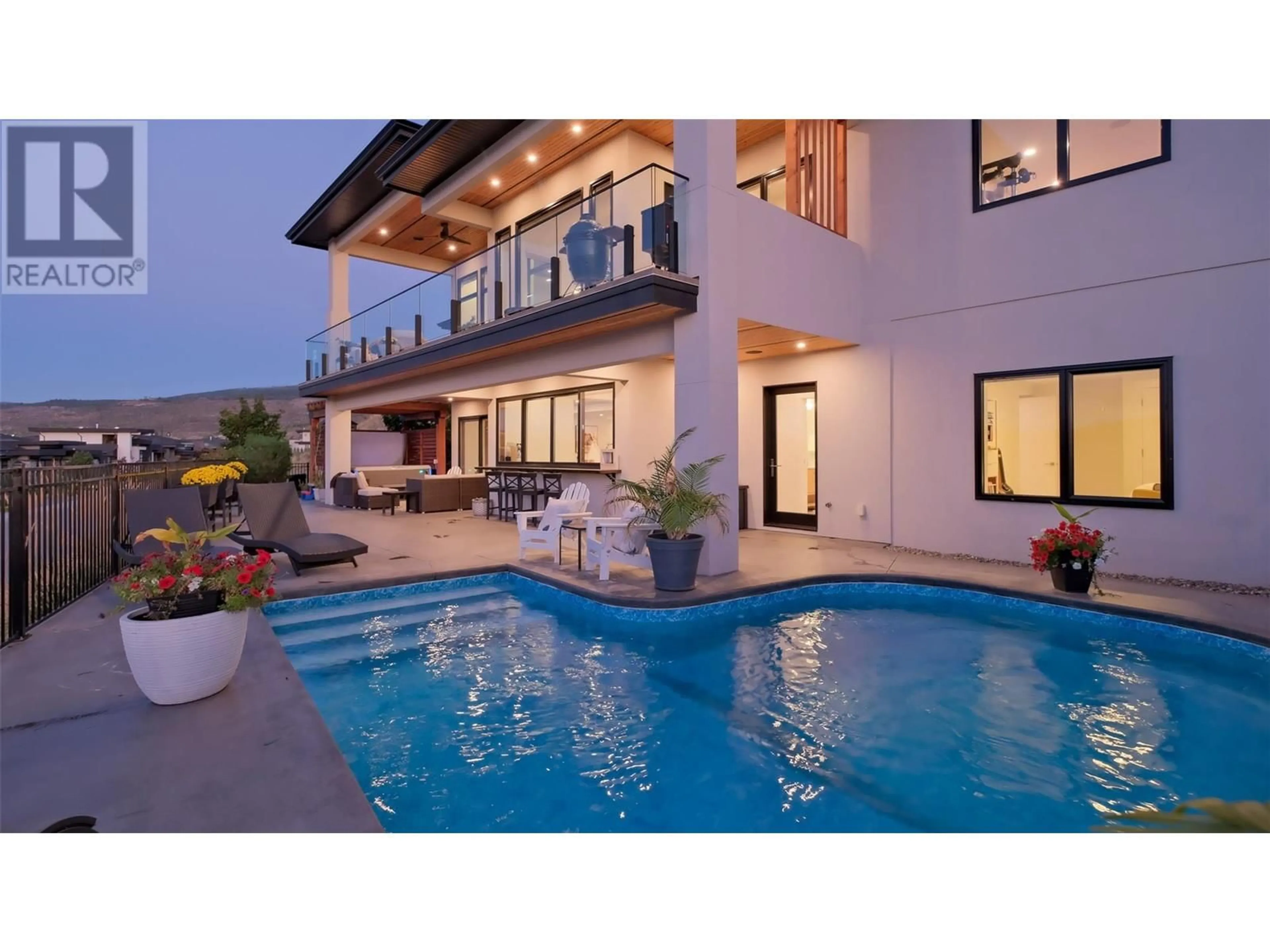 Indoor or outdoor pool for 1010 Lakecrest Court, Kelowna British Columbia V1W5M6