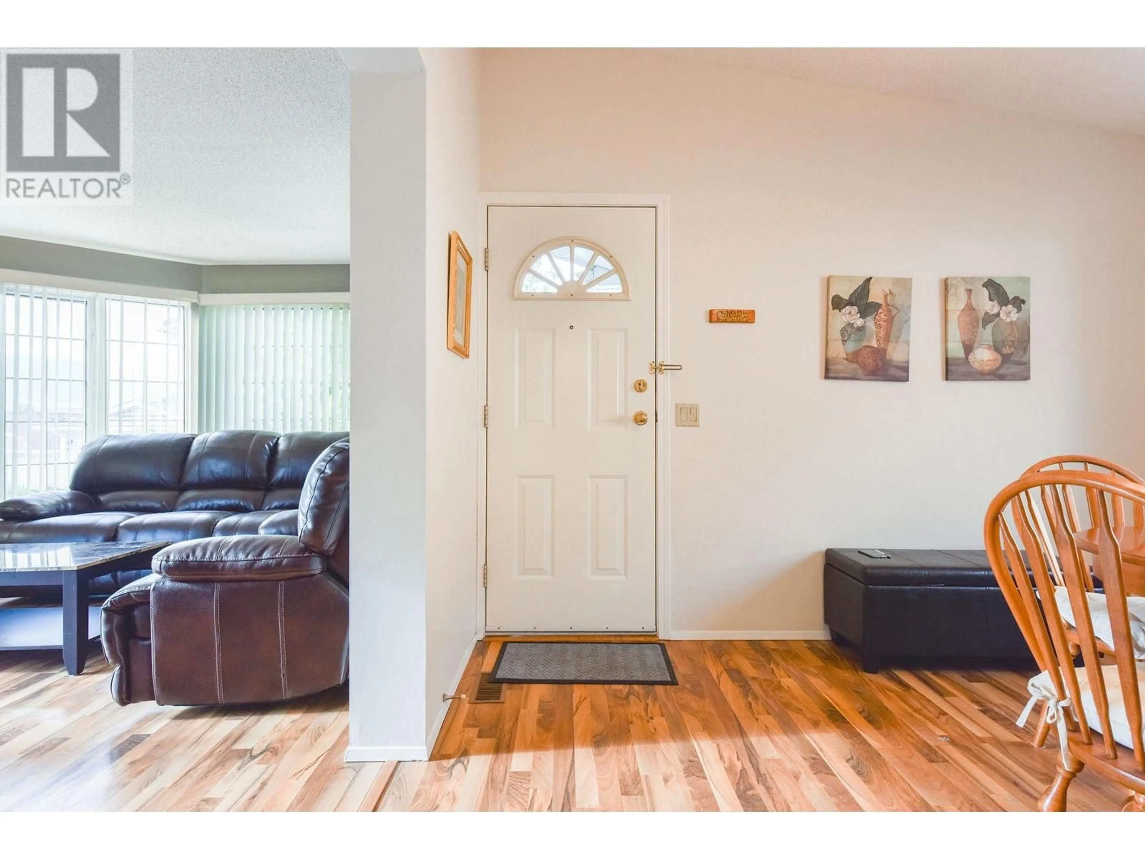 Indoor entryway for 13 - 3096 SOUTH MAIN STREET, Penticton British Columbia V2A8C4