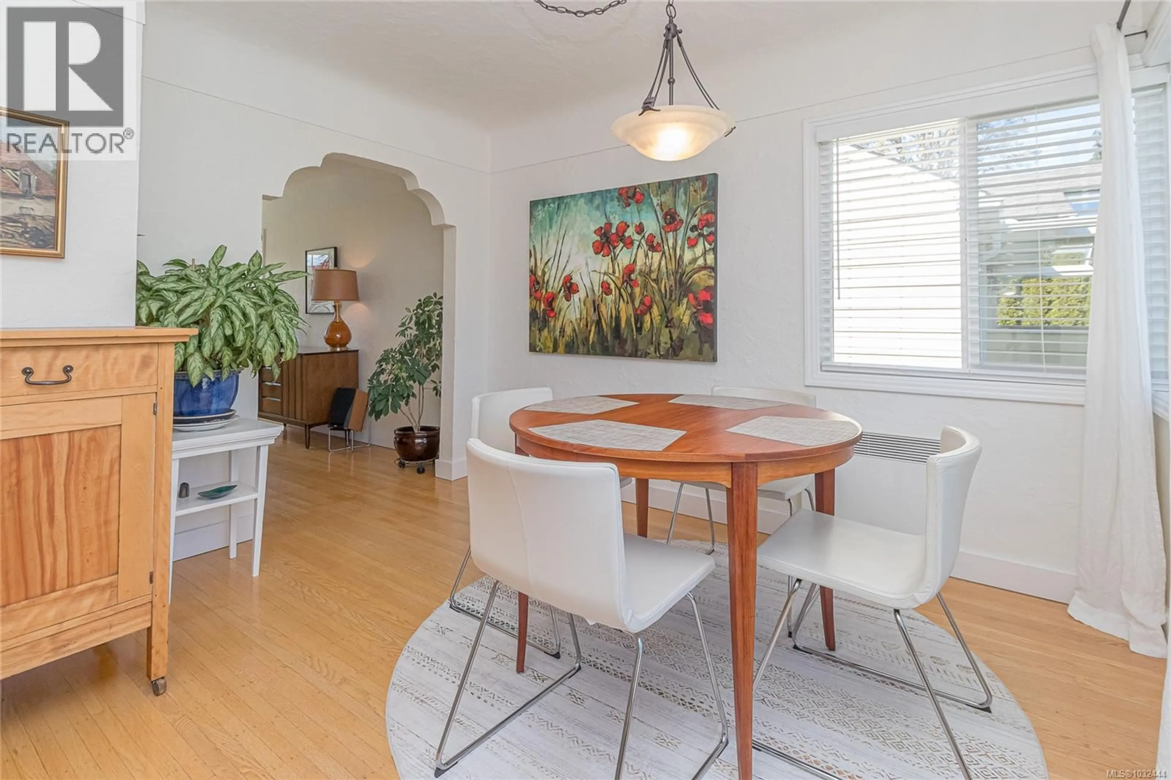 Dining room, wood/laminate floor for 2551 FLORENCE STREET, Oak Bay British Columbia V8R5E7