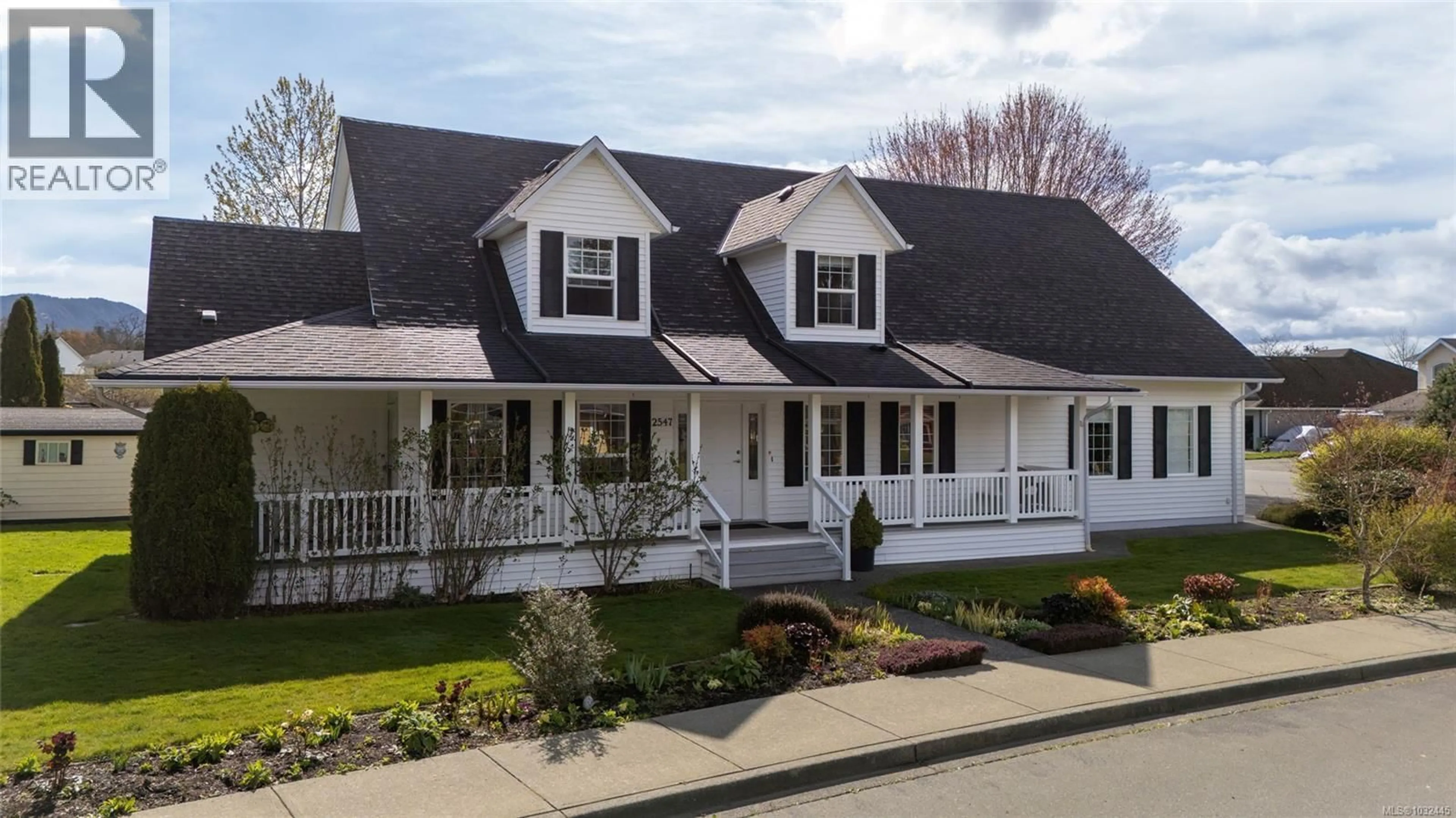 Home with vinyl exterior material, street for 2547 TRILLIUM TERRACE, Duncan British Columbia V9L5J7