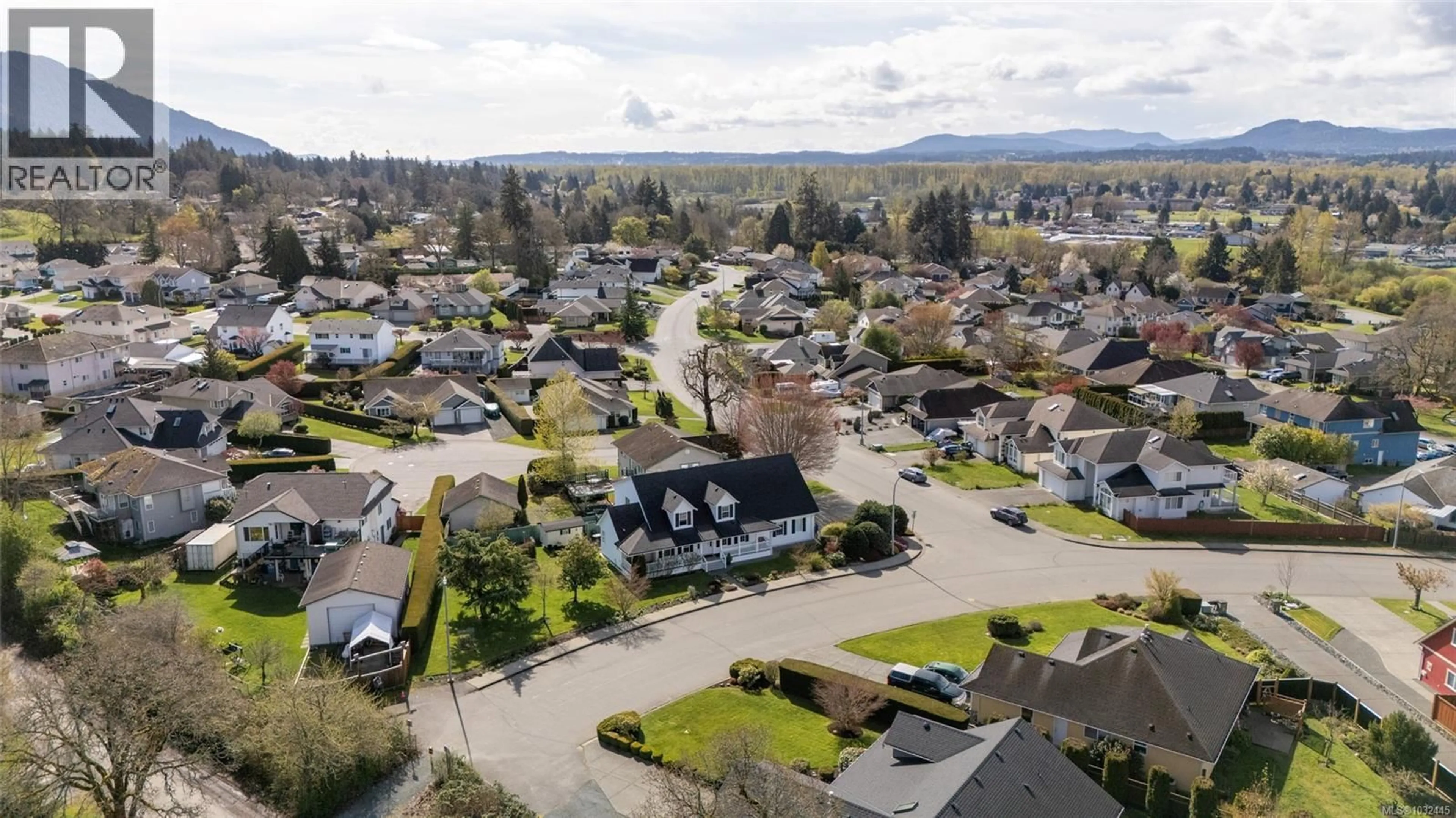 A pic from outside/outdoor area/front of a property/back of a property/a pic from drone, unknown for 2547 TRILLIUM TERRACE, Duncan British Columbia V9L5J7