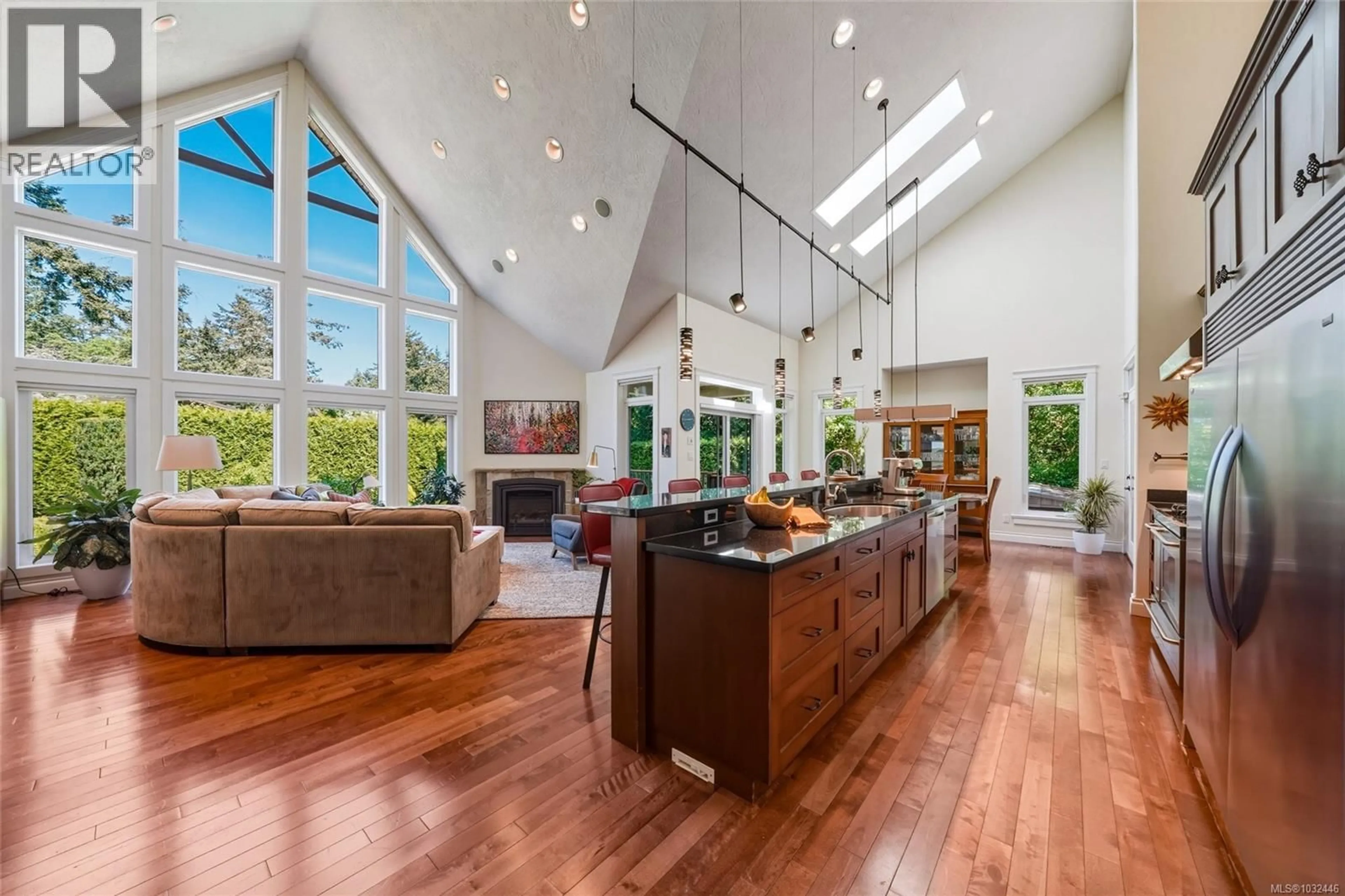 Open concept kitchen, unknown for 3949 VALHALLA LANE, Saanich British Columbia V8N6N9