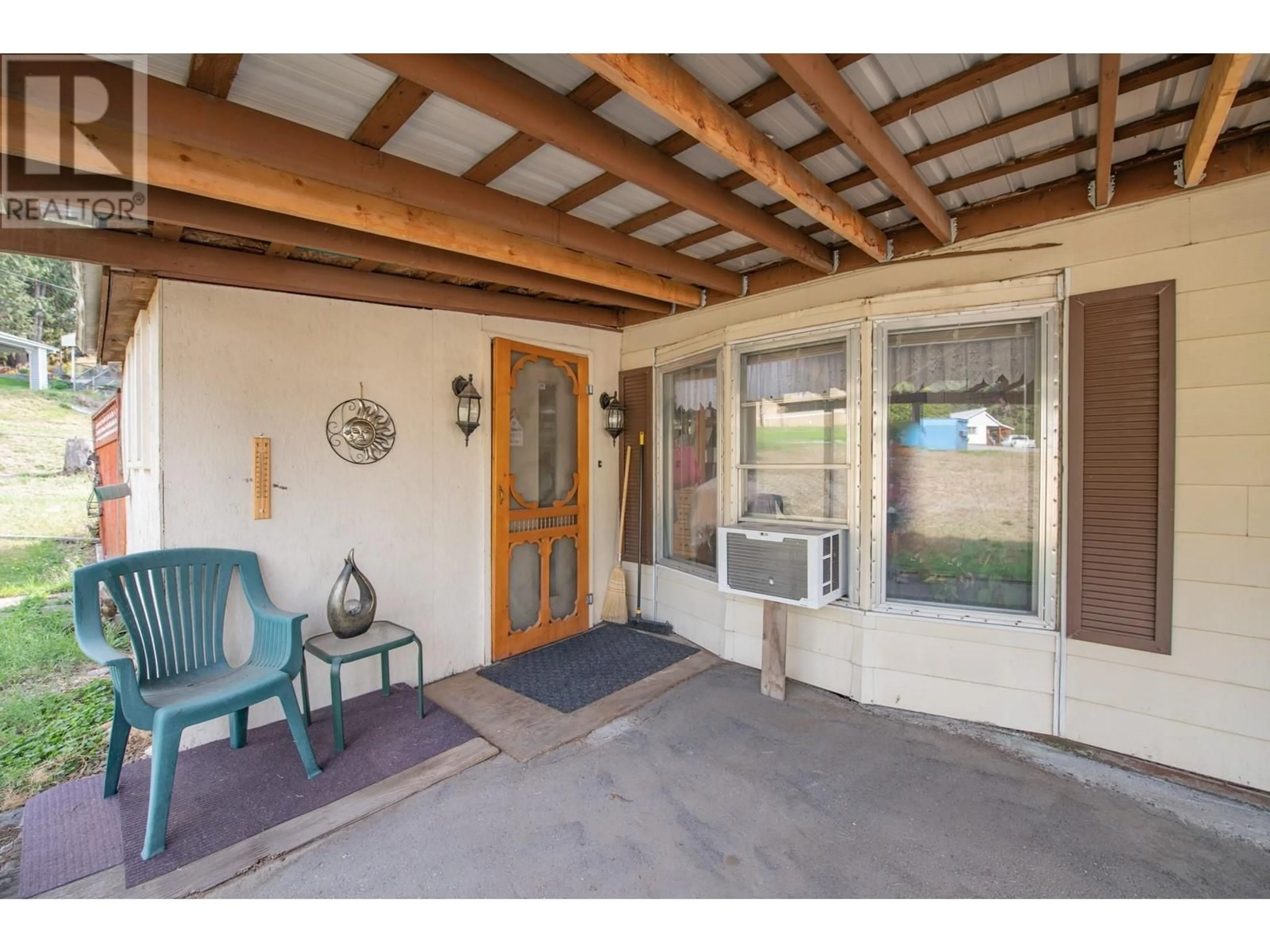 Indoor entryway for 844 Hutley Road Unit# 9, Armstrong British Columbia V0E1B7