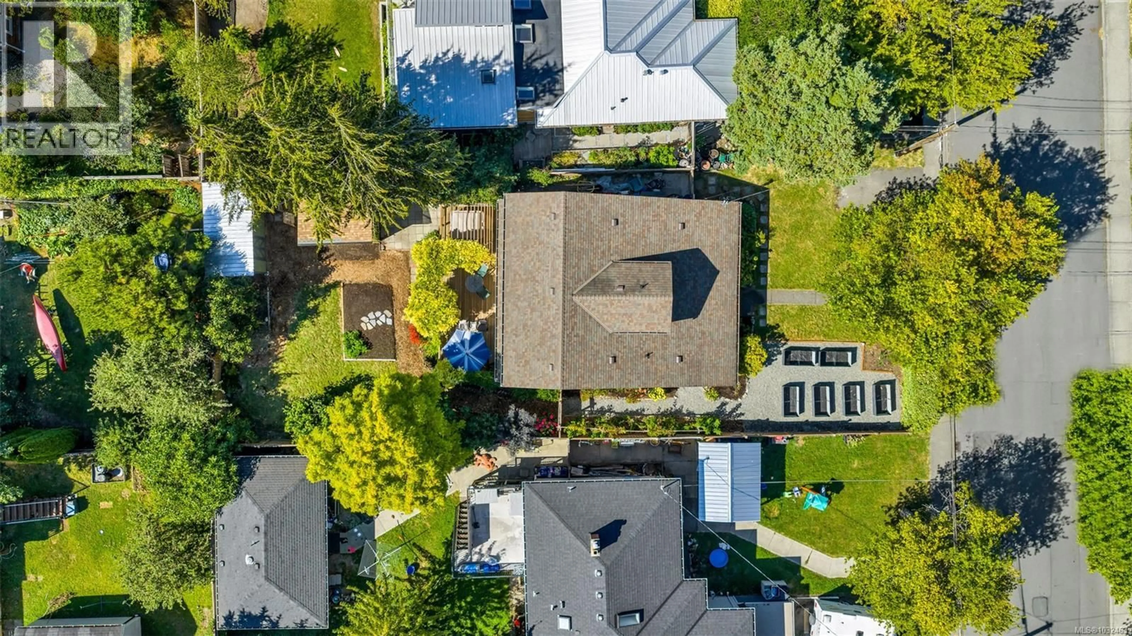 A pic from outside/outdoor area/front of a property/back of a property/a pic from drone, street for 2624 FORBES STREET, Victoria British Columbia V8R4C1