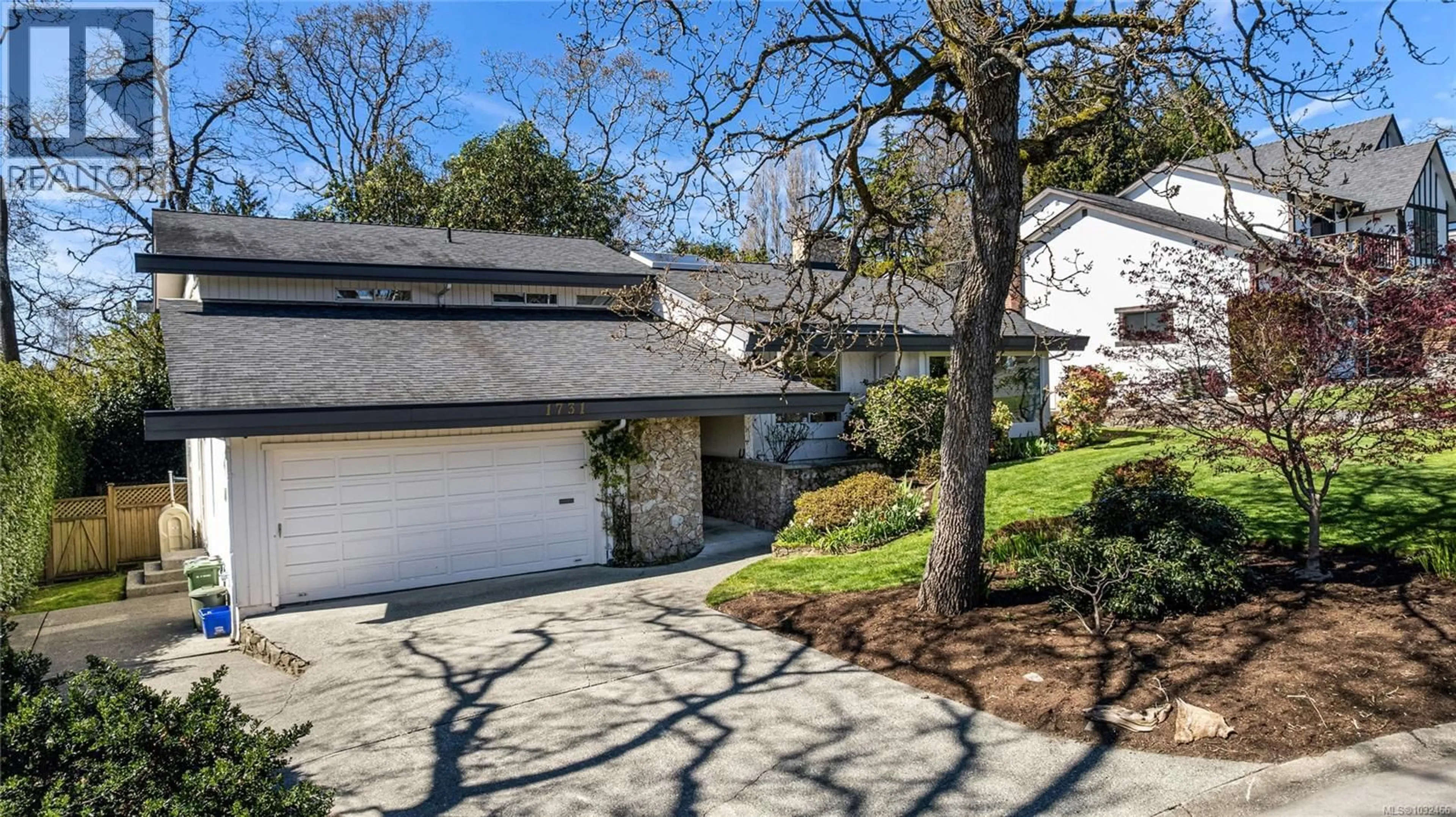 Unknown for 1731 PATLY PLACE, Victoria British Columbia V8S5J5