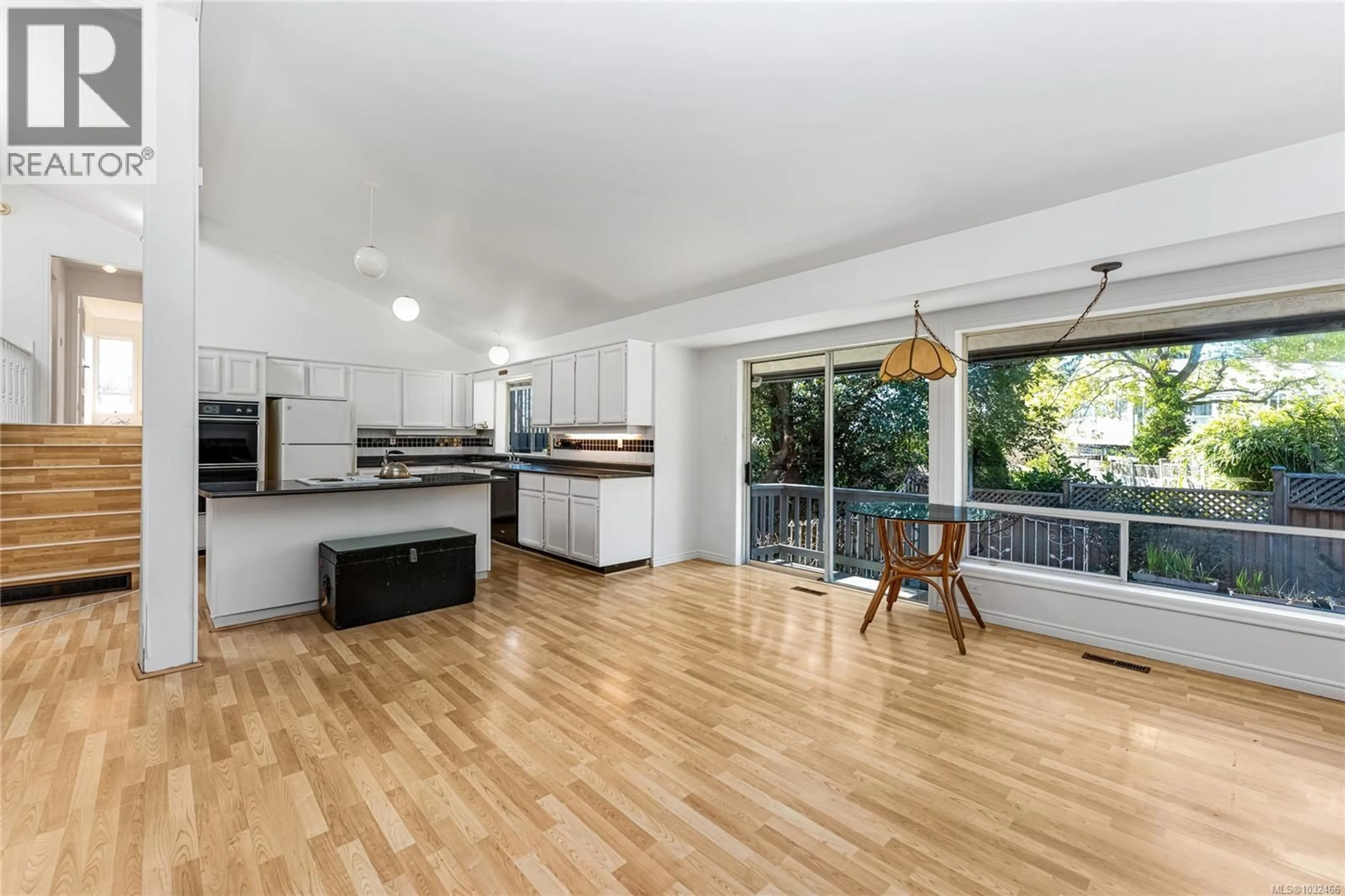 Open concept kitchen, unknown for 1731 PATLY PLACE, Victoria British Columbia V8S5J5