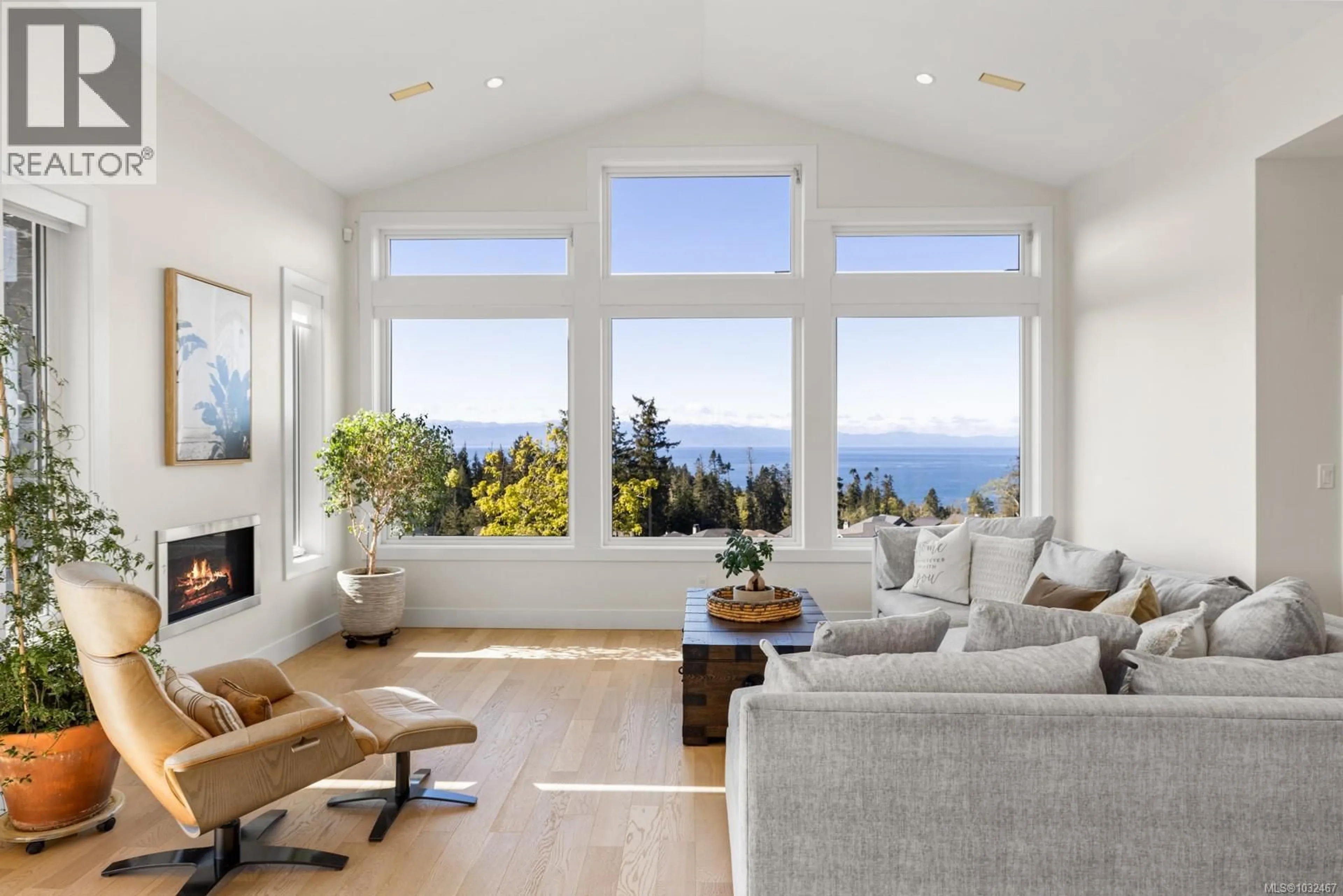 Living room with furniture, unknown for 7235 SPAR TREE WAY, Sooke British Columbia V9Z1M8