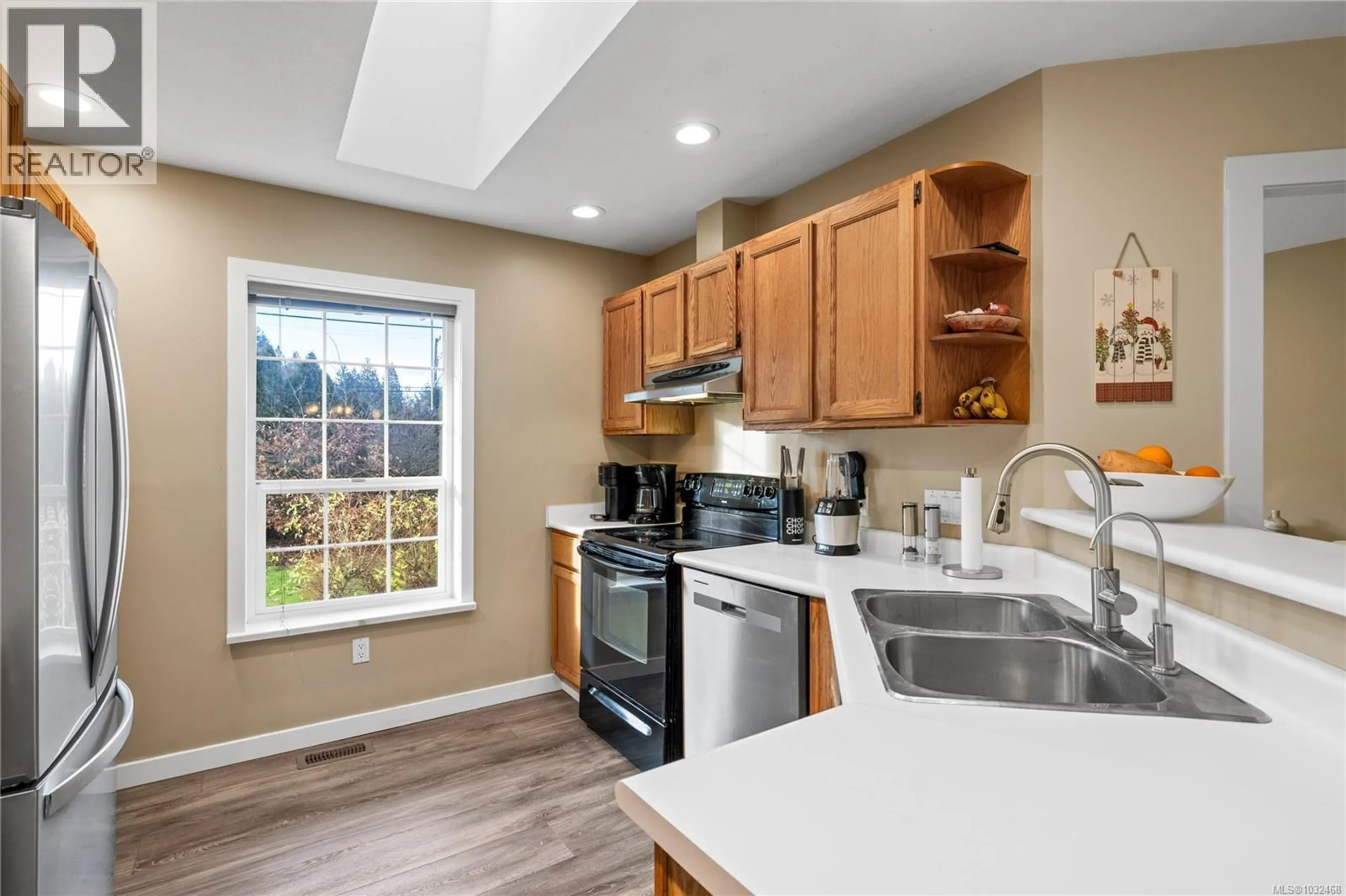 Open concept kitchen, ceramic/tile floor for 1605 SHARON PLACE, French Creek British Columbia V9P1Y7