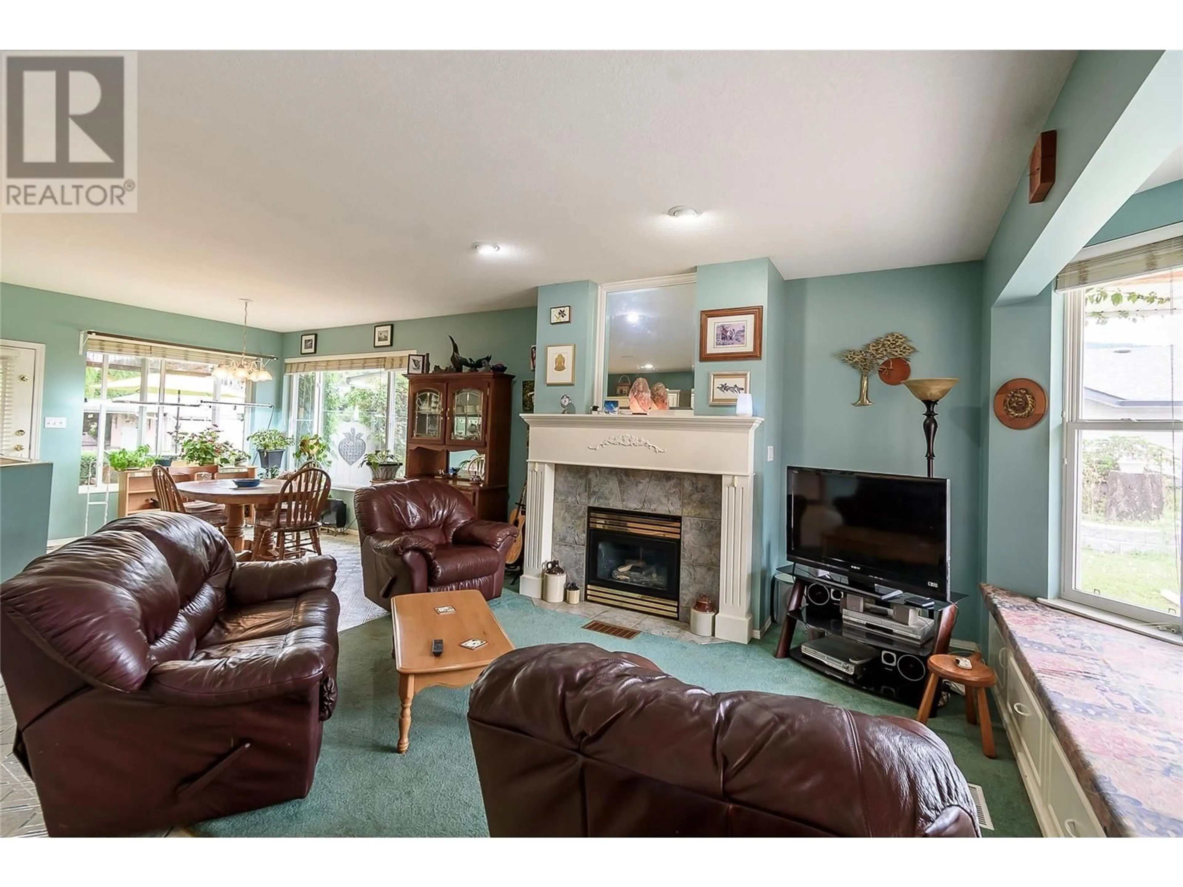 Living room with furniture, unknown for 9418 Dawe Drive, Coldstream British Columbia V1B3V7