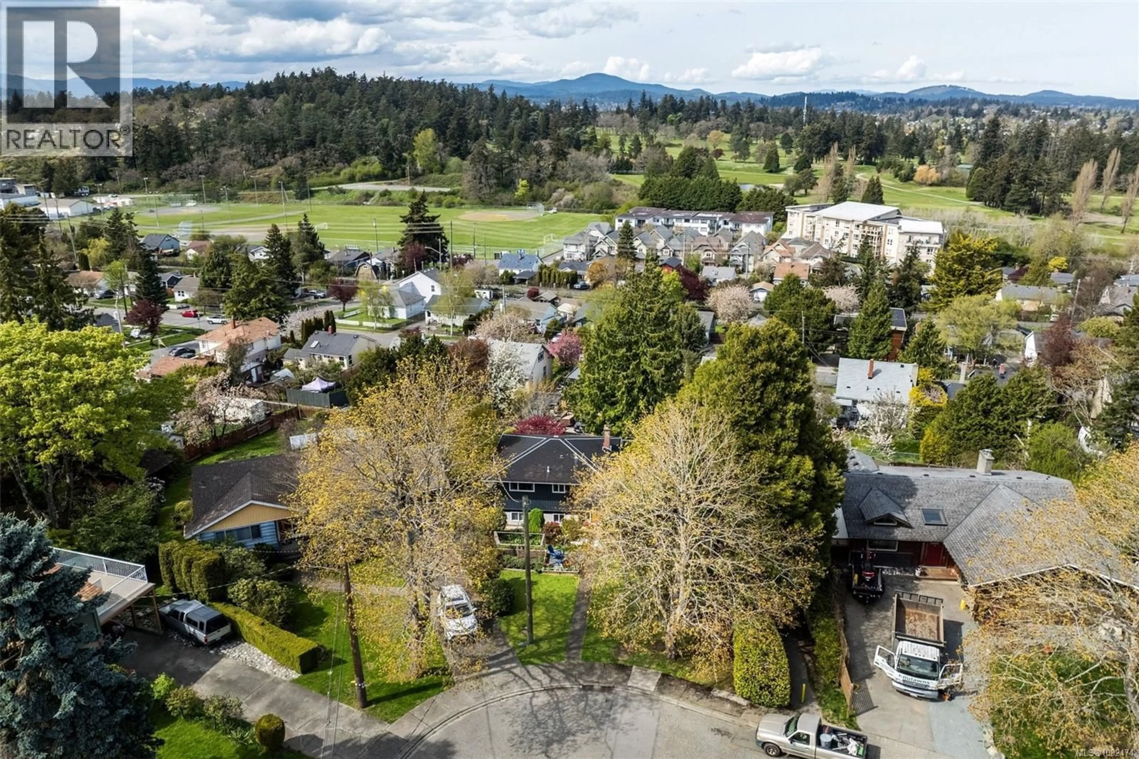 A pic from outside/outdoor area/front of a property/back of a property/a pic from drone, mountain view for 836 ELRICK PLACE, Esquimalt British Columbia V9A4T1