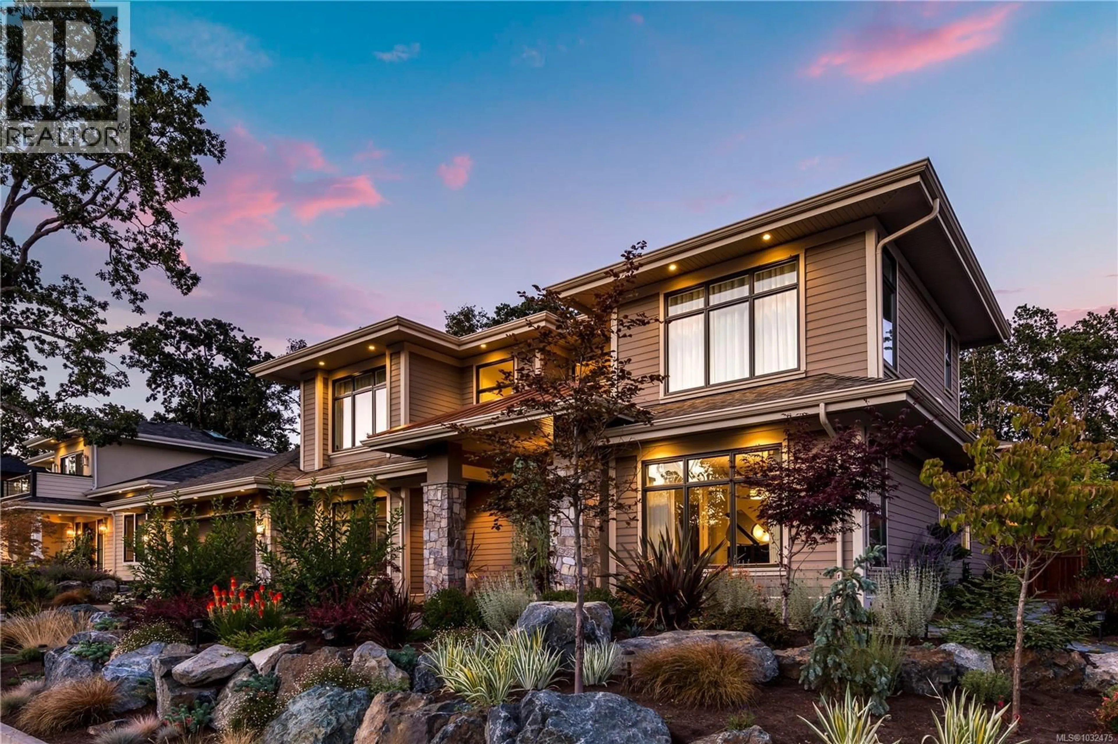 Home with brick exterior material, mountain view for 4105 ALBERG LANE, Saanich British Columbia V8N1Z7