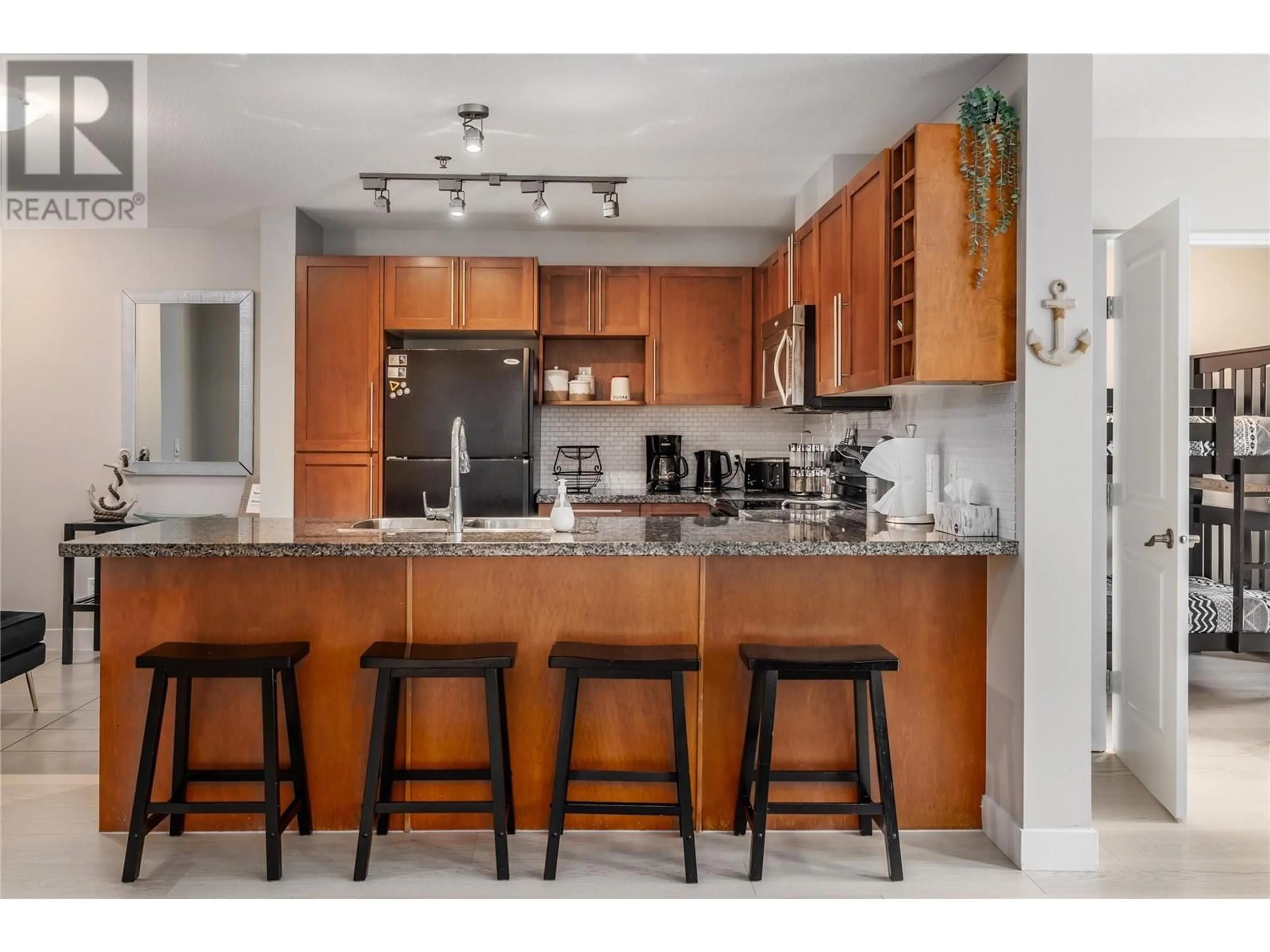 Open concept kitchen, unknown for 1093 Sunset Drive Unit# 105, Kelowna British Columbia V1Y9Z4