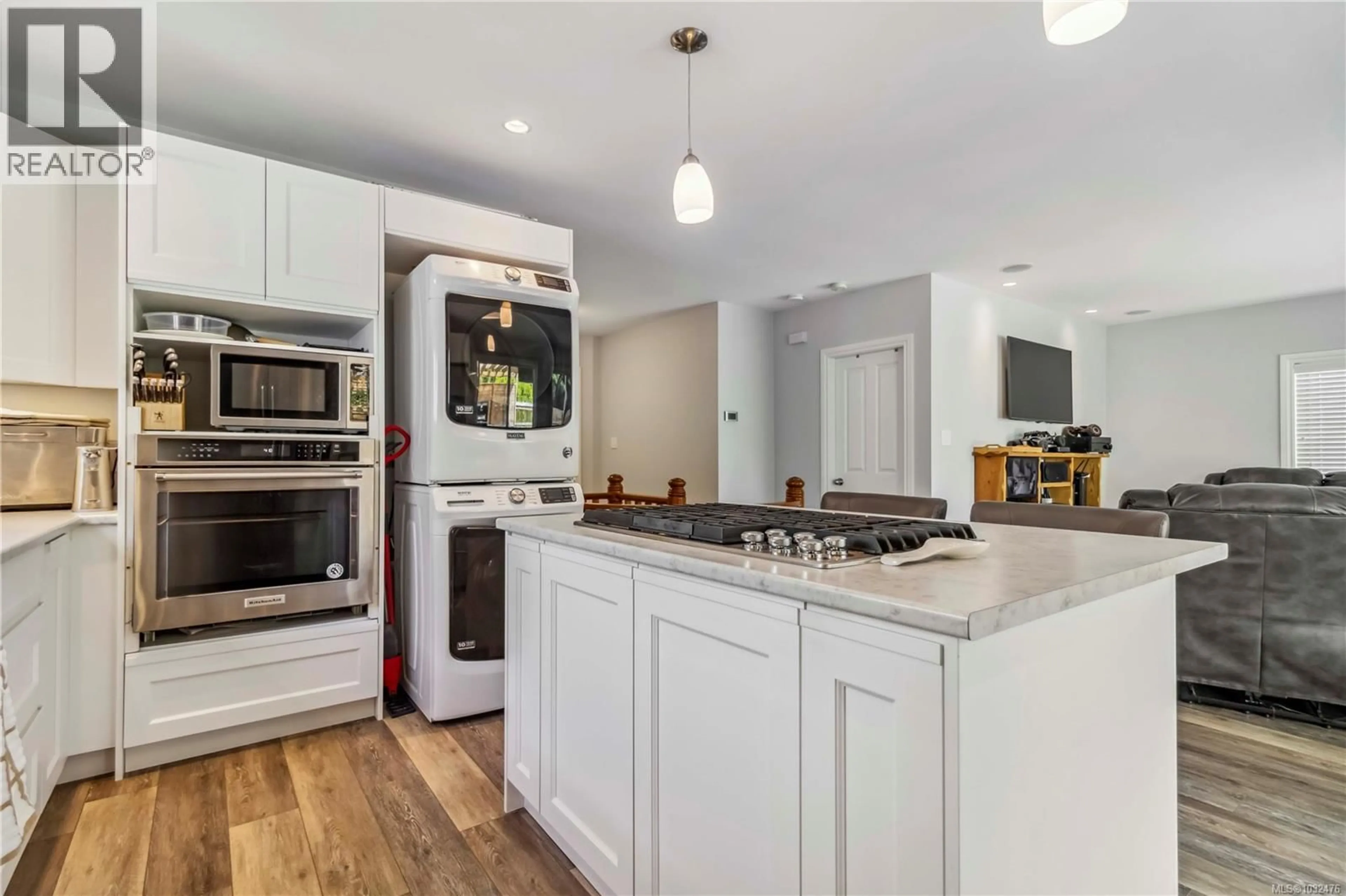 Open concept kitchen, unknown for 1112 CRAIGFLOWER ROAD, Esquimalt British Columbia V9A2Y1