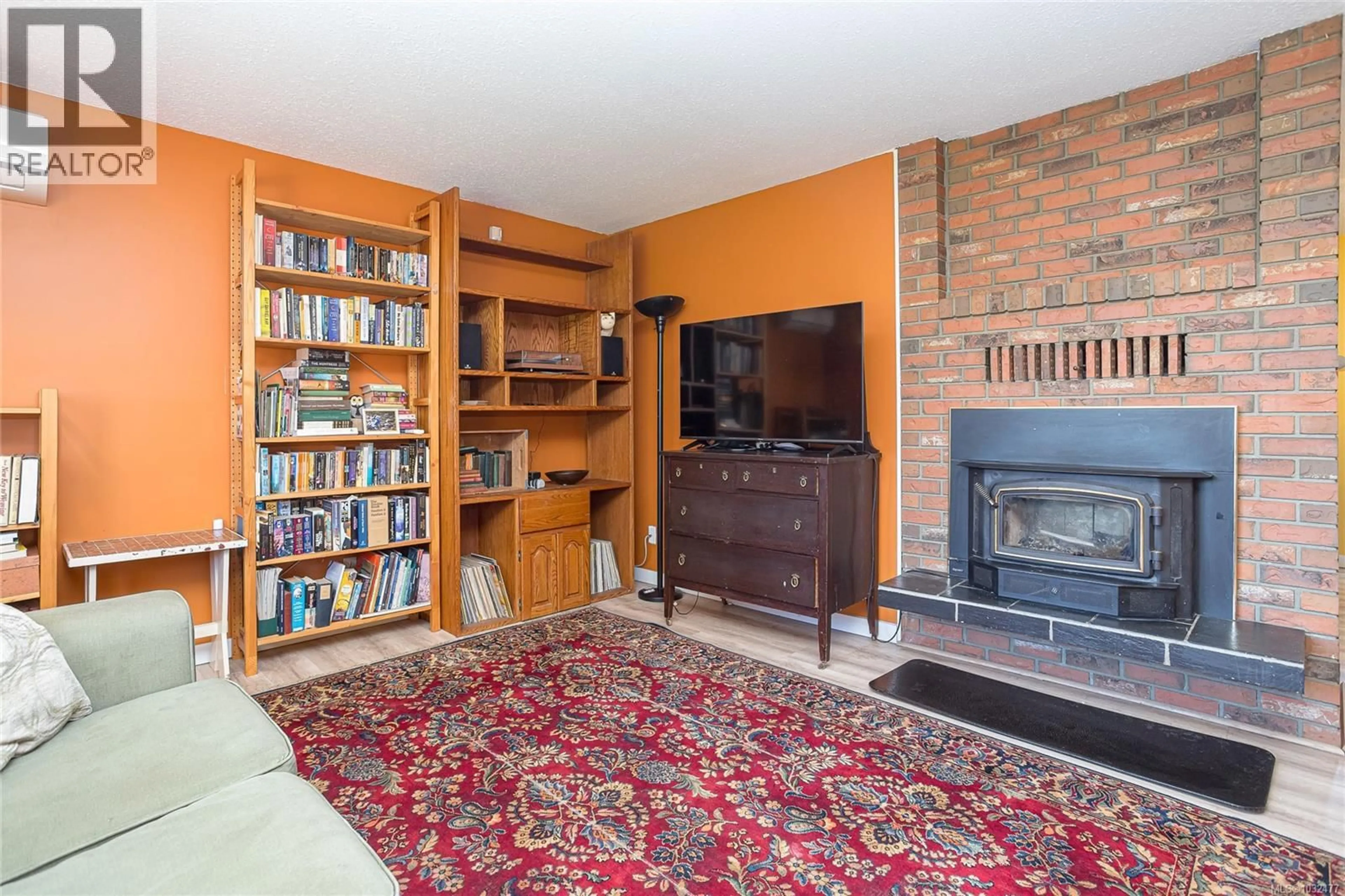 Living room with furniture, unknown for 377 CAMPBELL STREET, Duncan British Columbia V9L3H7