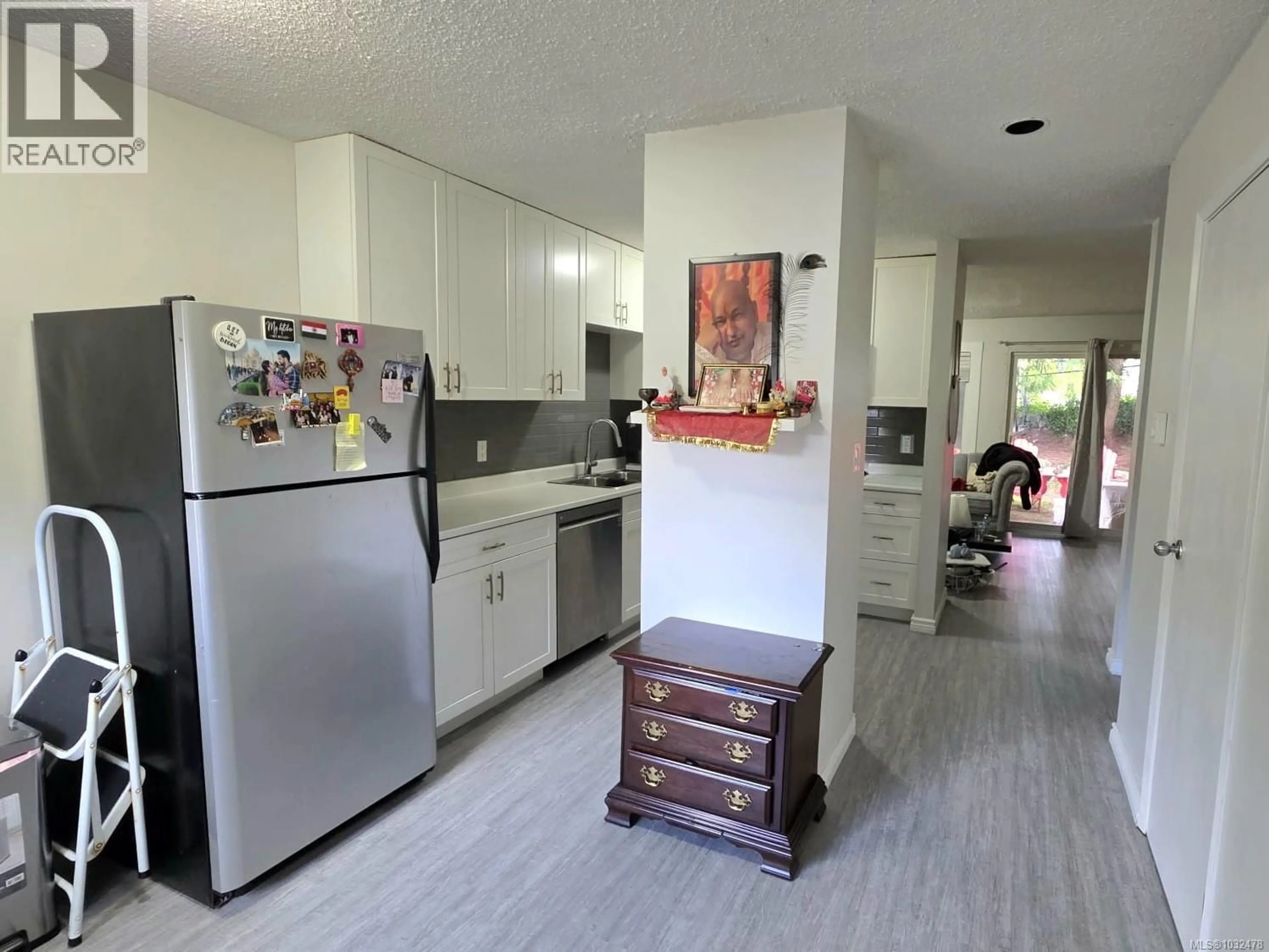 Open concept kitchen, unknown for 43 - 444 BRUCE AVENUE, Nanaimo British Columbia V9R5W5