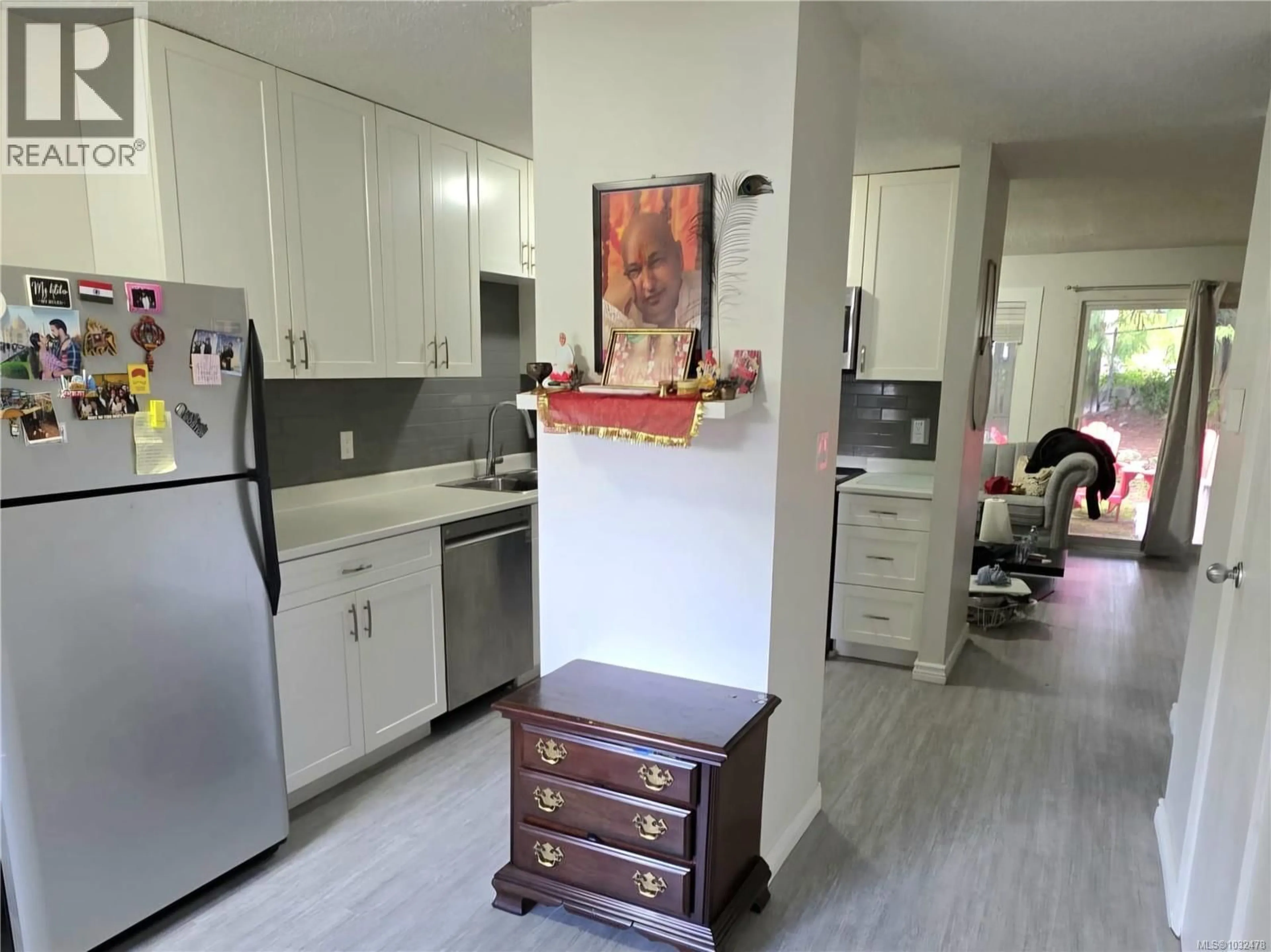 Open concept kitchen, unknown for 43 - 444 BRUCE AVENUE, Nanaimo British Columbia V9R5W5