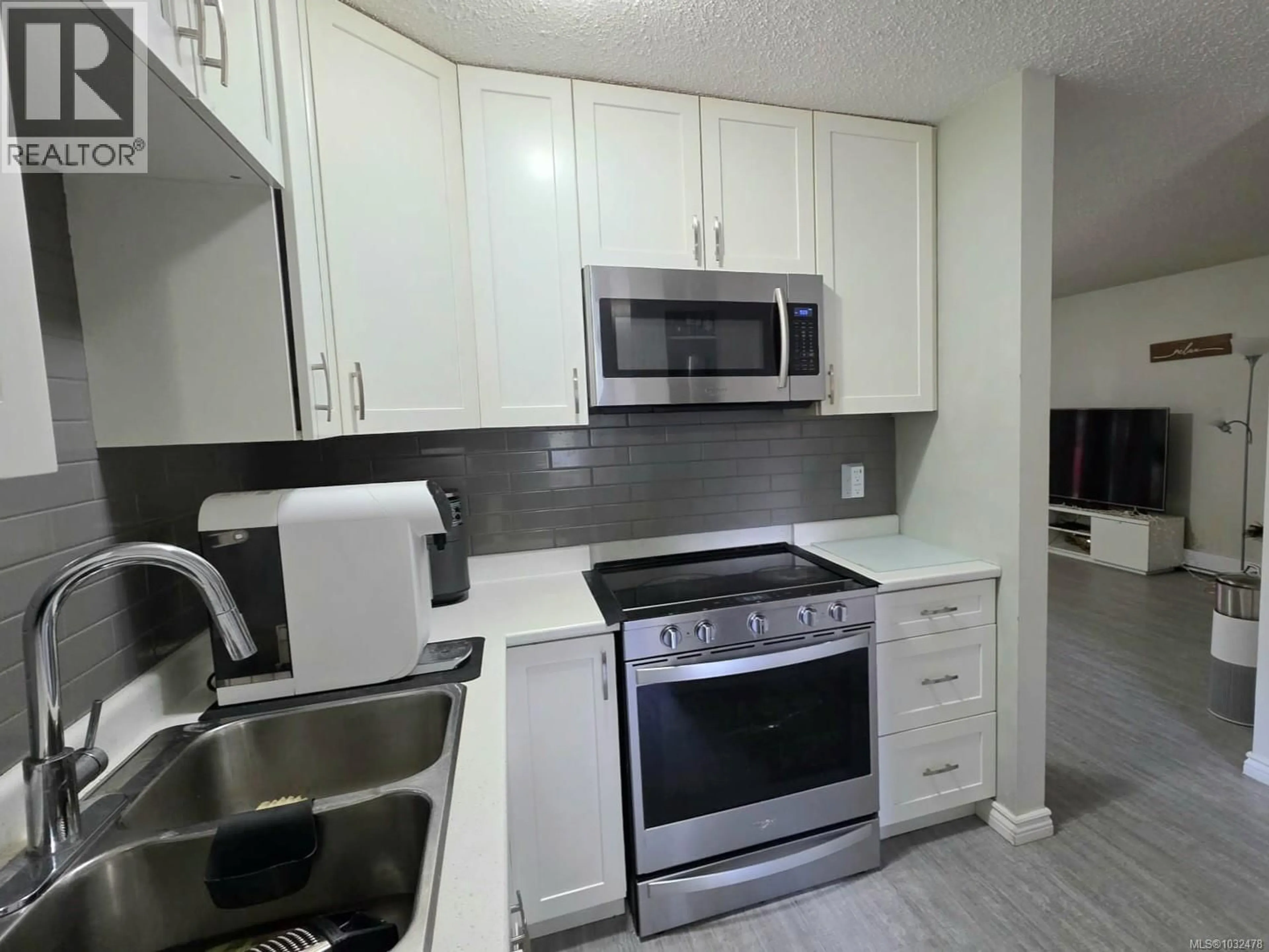 Standard kitchen, unknown for 43 - 444 BRUCE AVENUE, Nanaimo British Columbia V9R5W5