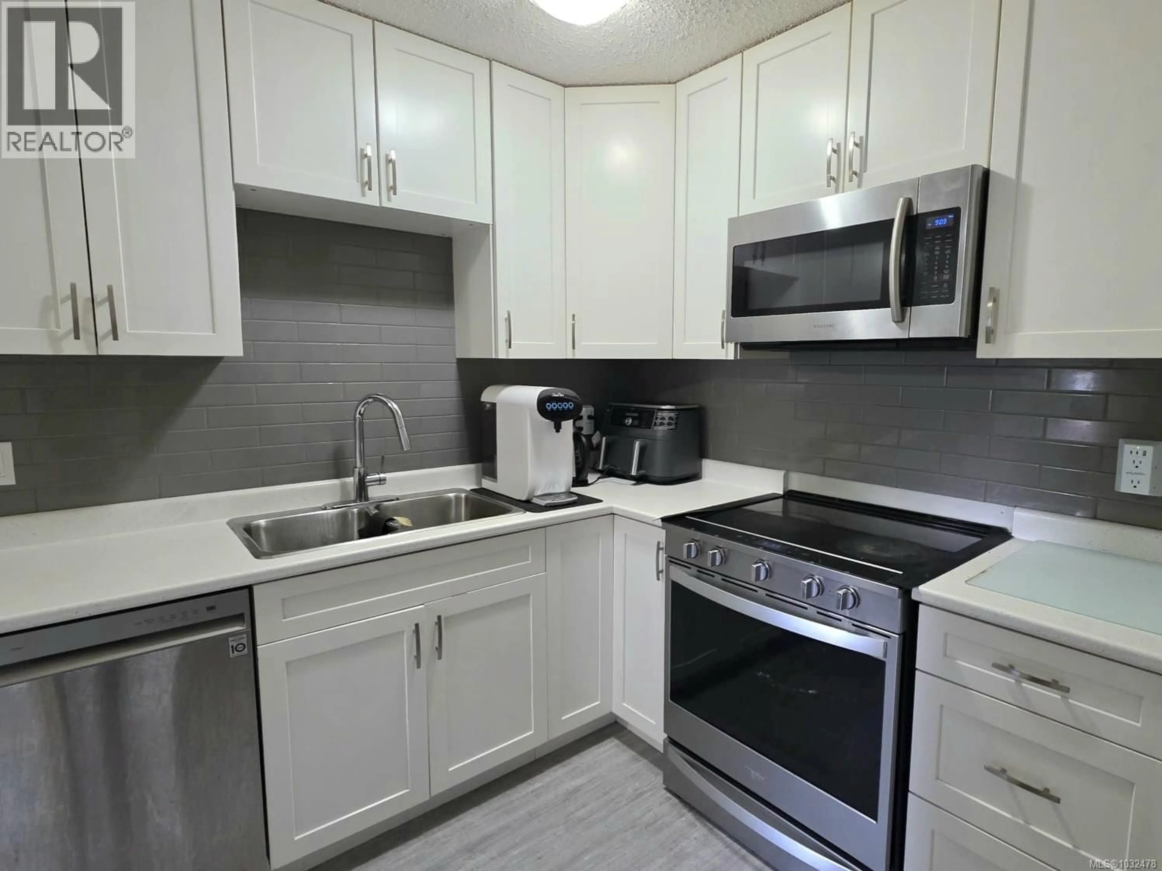 Standard kitchen, unknown for 43 - 444 BRUCE AVENUE, Nanaimo British Columbia V9R5W5