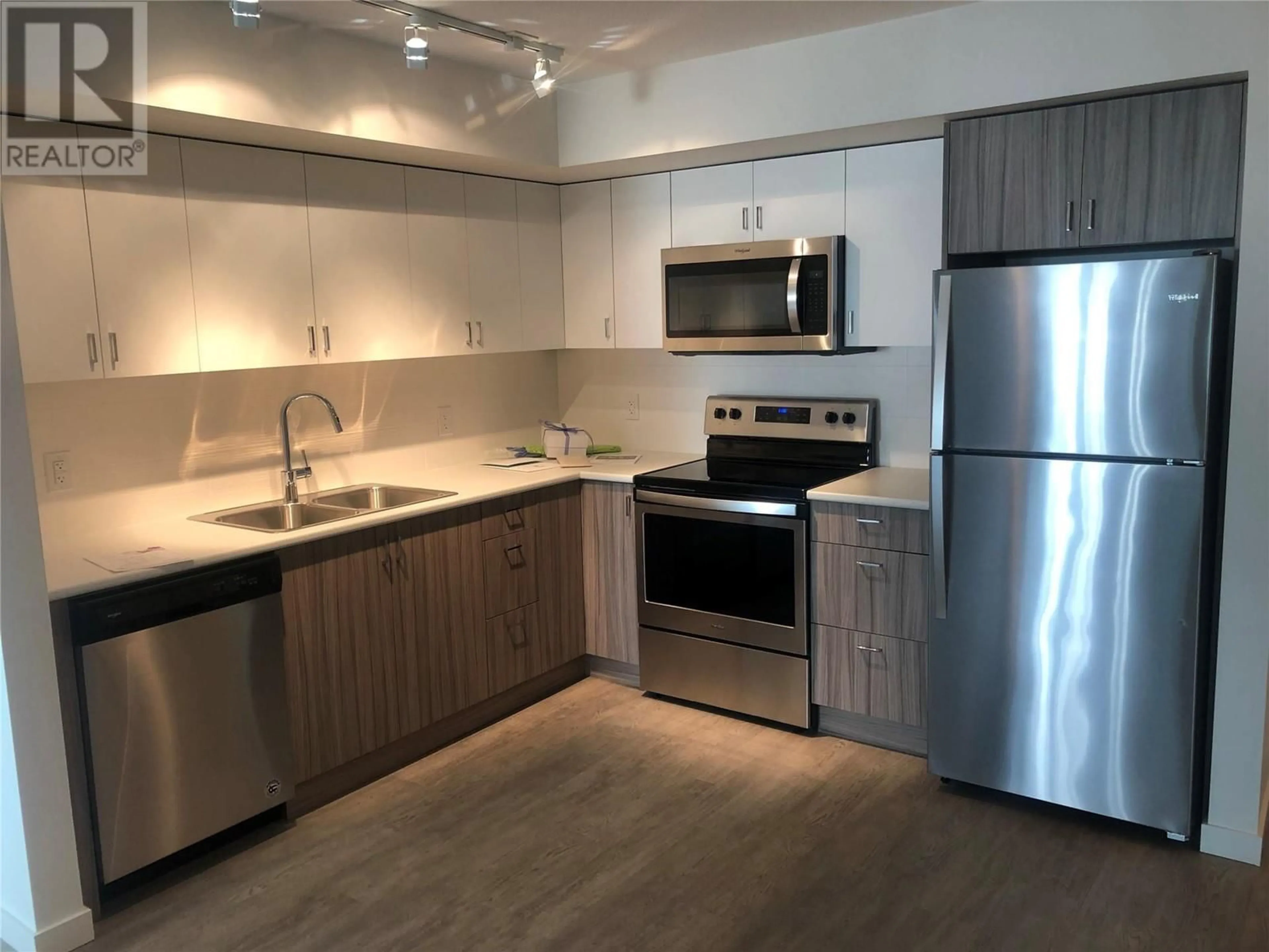 Standard kitchen for 655 Academy Way Unit# 217, Kelowna British Columbia V1V3A4