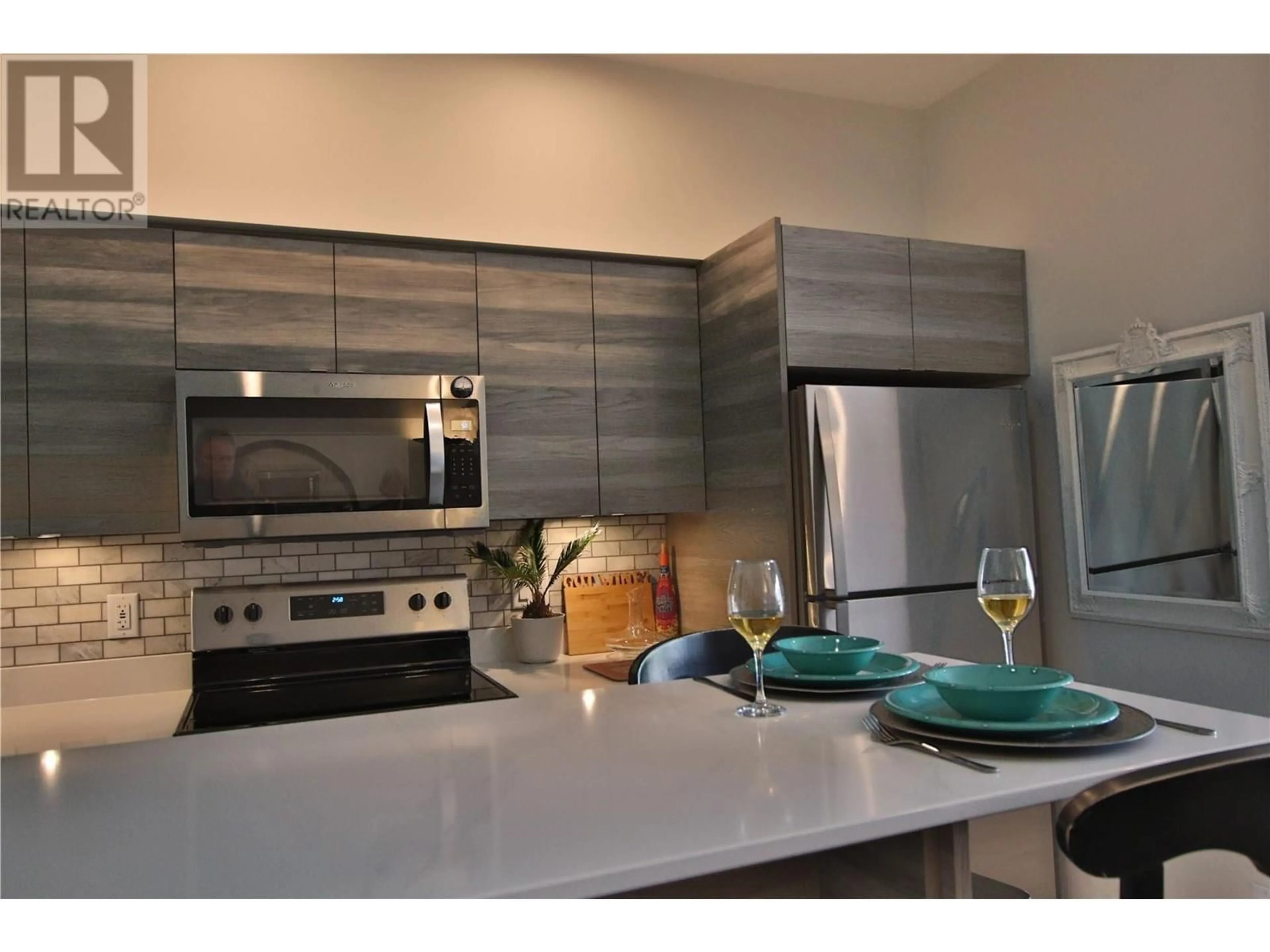 Open concept kitchen for 2555 Lakeshore Road Unit# 414, Vernon British Columbia V1H1M9