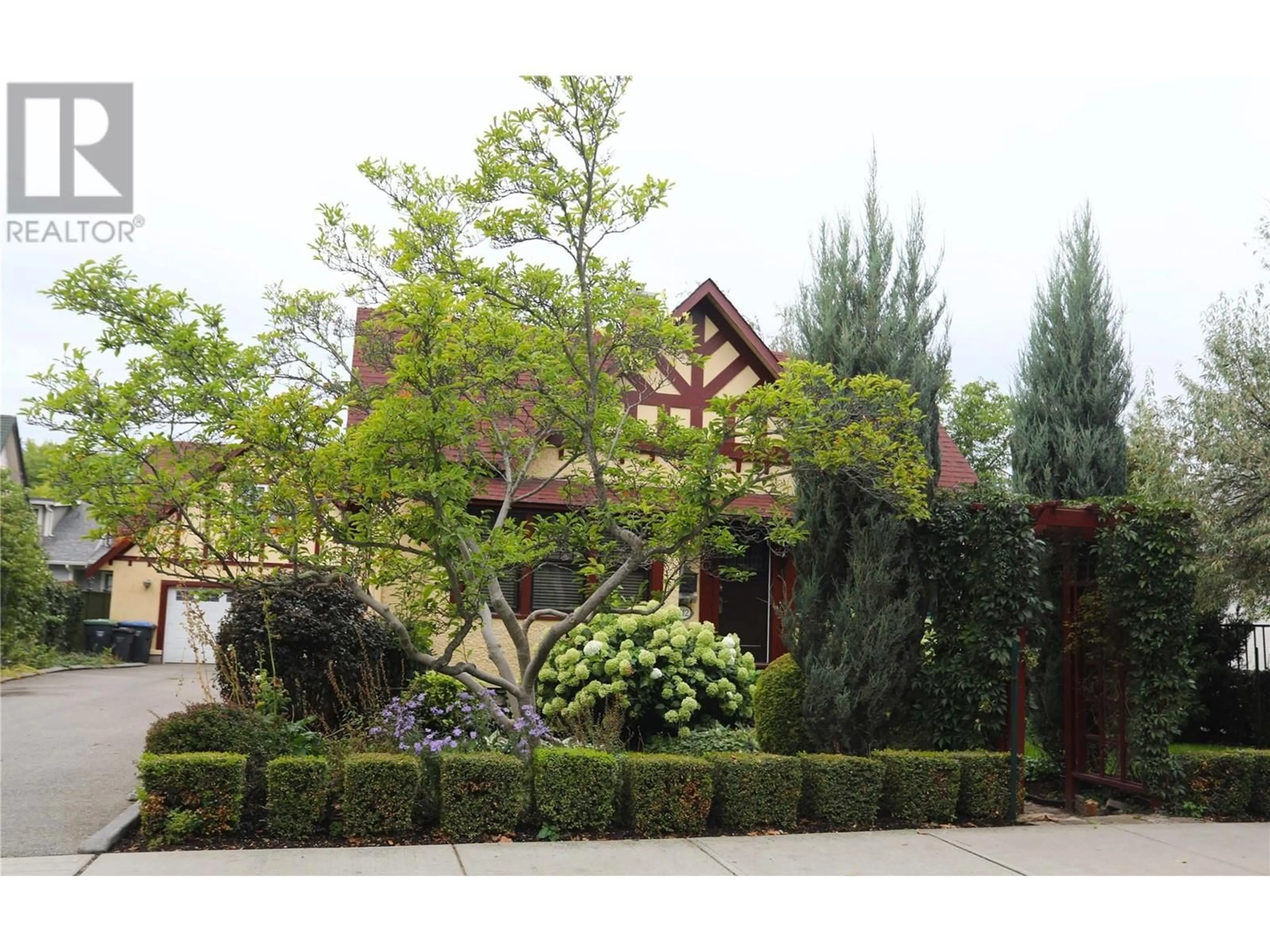 Unknown for 1912 ABBOTT STREET, Kelowna British Columbia V1Y1B7