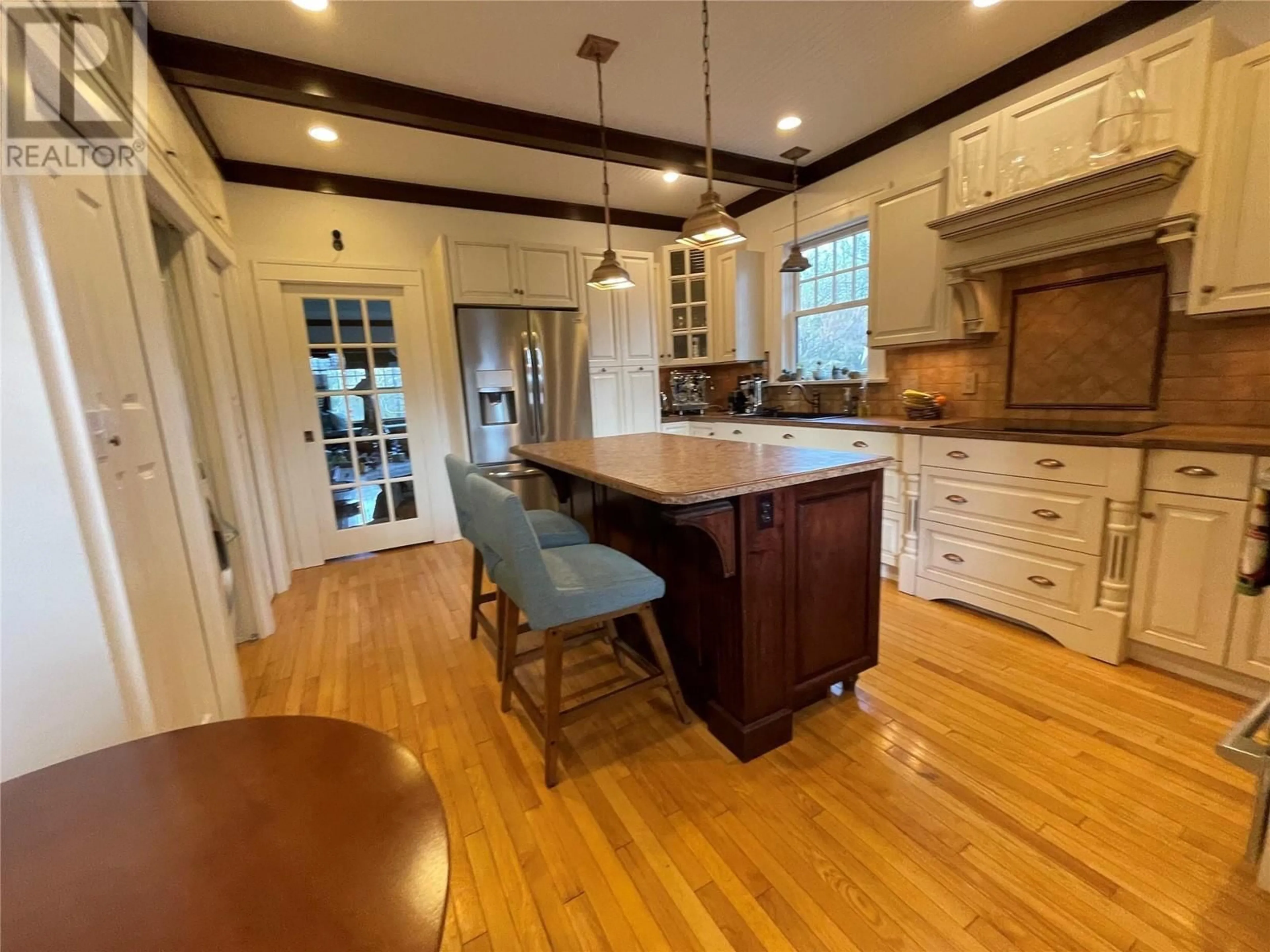 Open concept kitchen, unknown for 1912 ABBOTT STREET, Kelowna British Columbia V1Y1B7