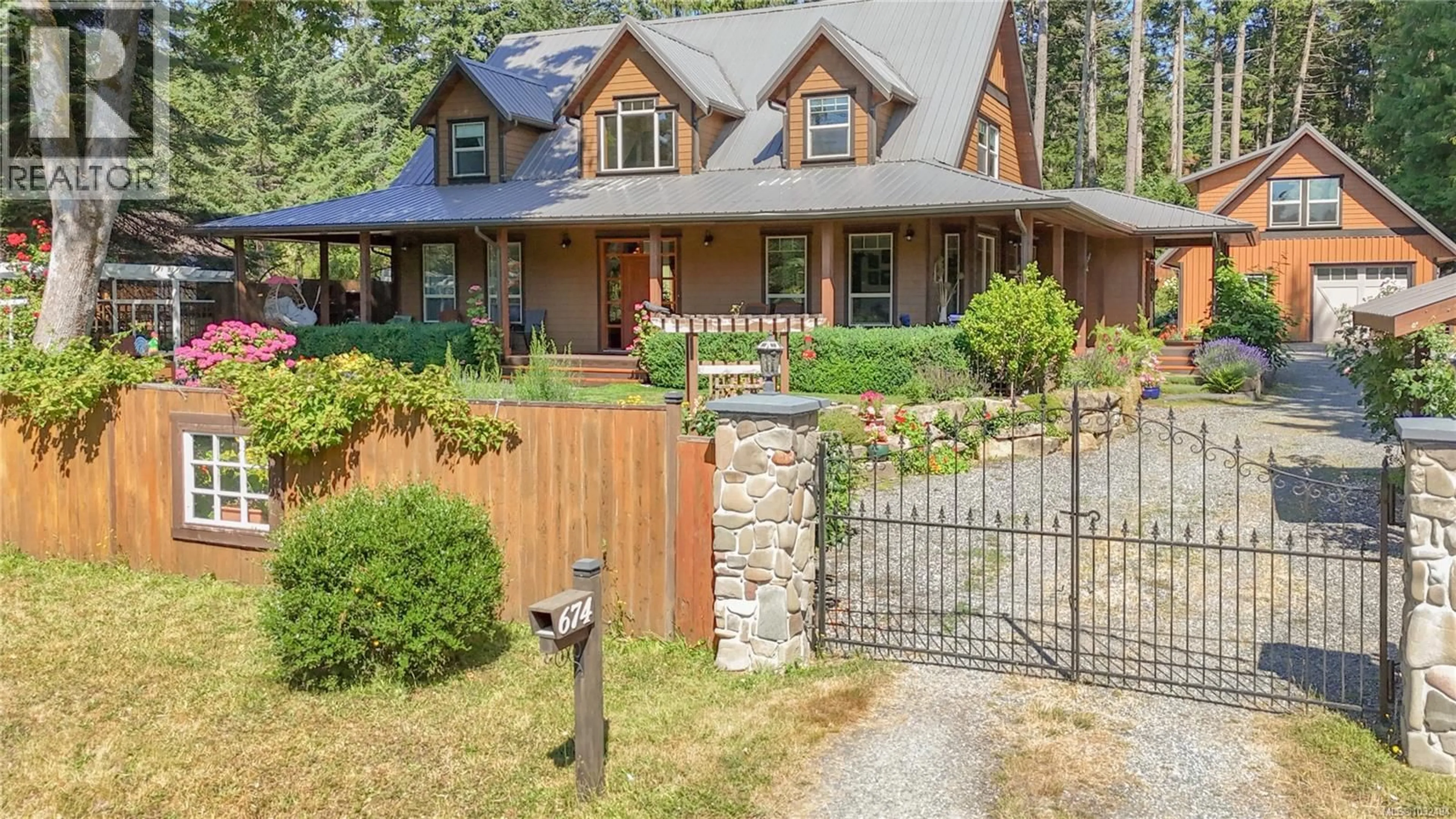 Home with brick exterior material, unknown for 674 GALLAGHER WAY, Gabriola Island British Columbia V0R1X7