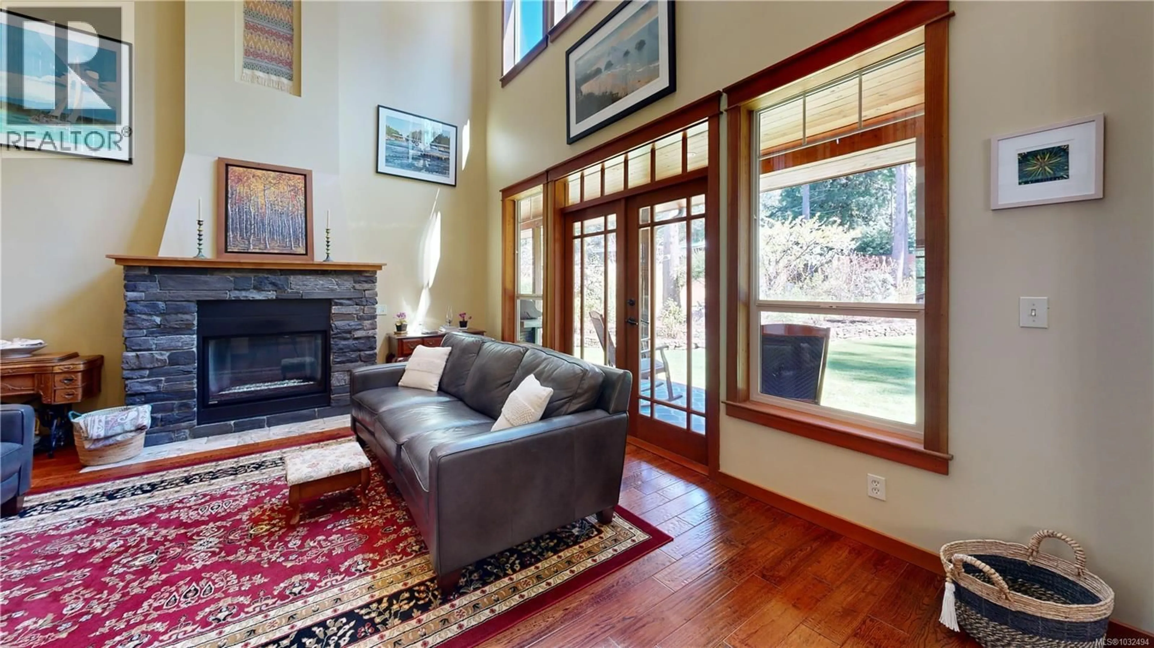 Living room with furniture, unknown for 674 GALLAGHER WAY, Gabriola Island British Columbia V0R1X7