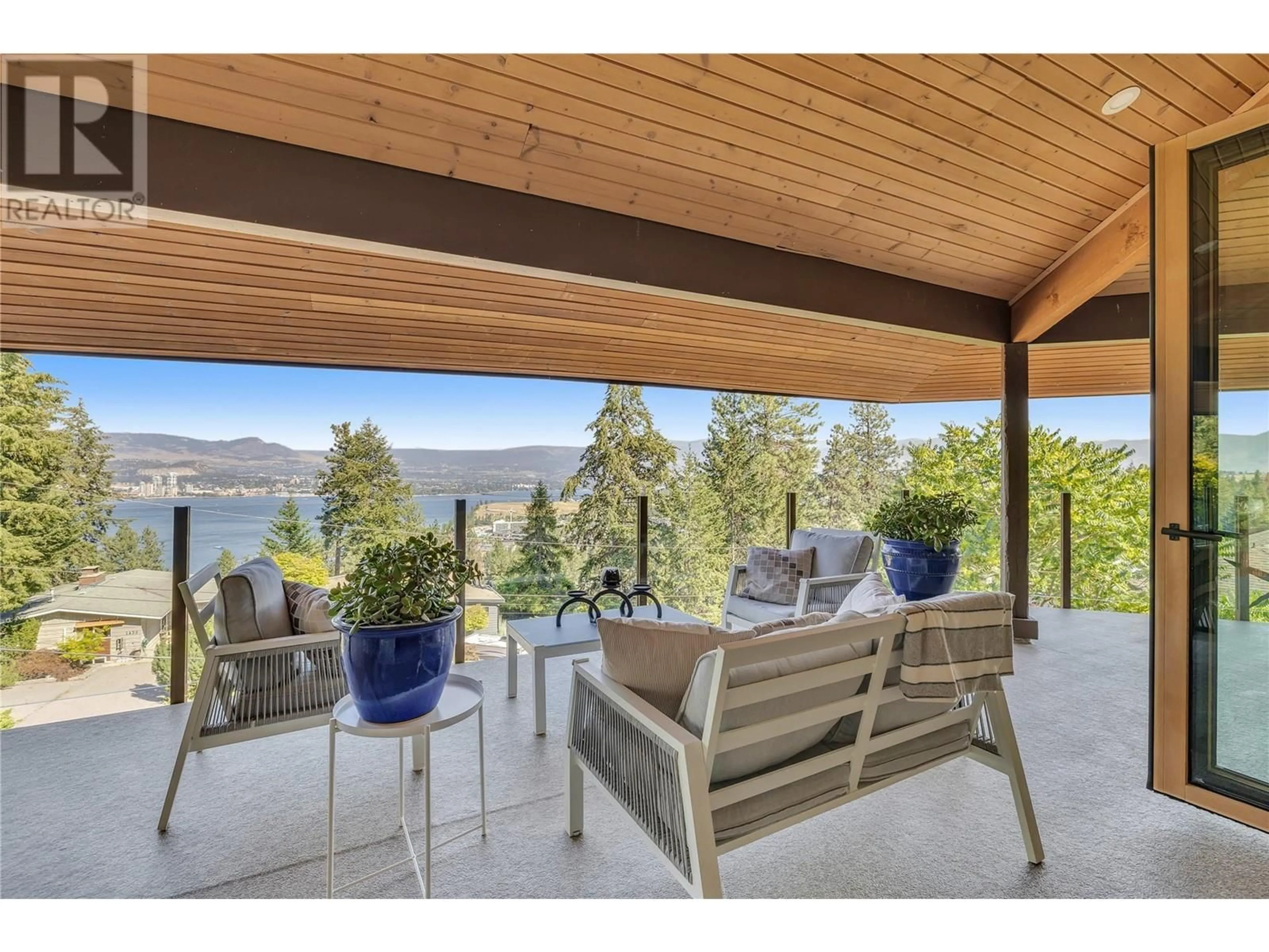 Patio for 1446 Scott Crescent, West Kelowna British Columbia V1Z2X6