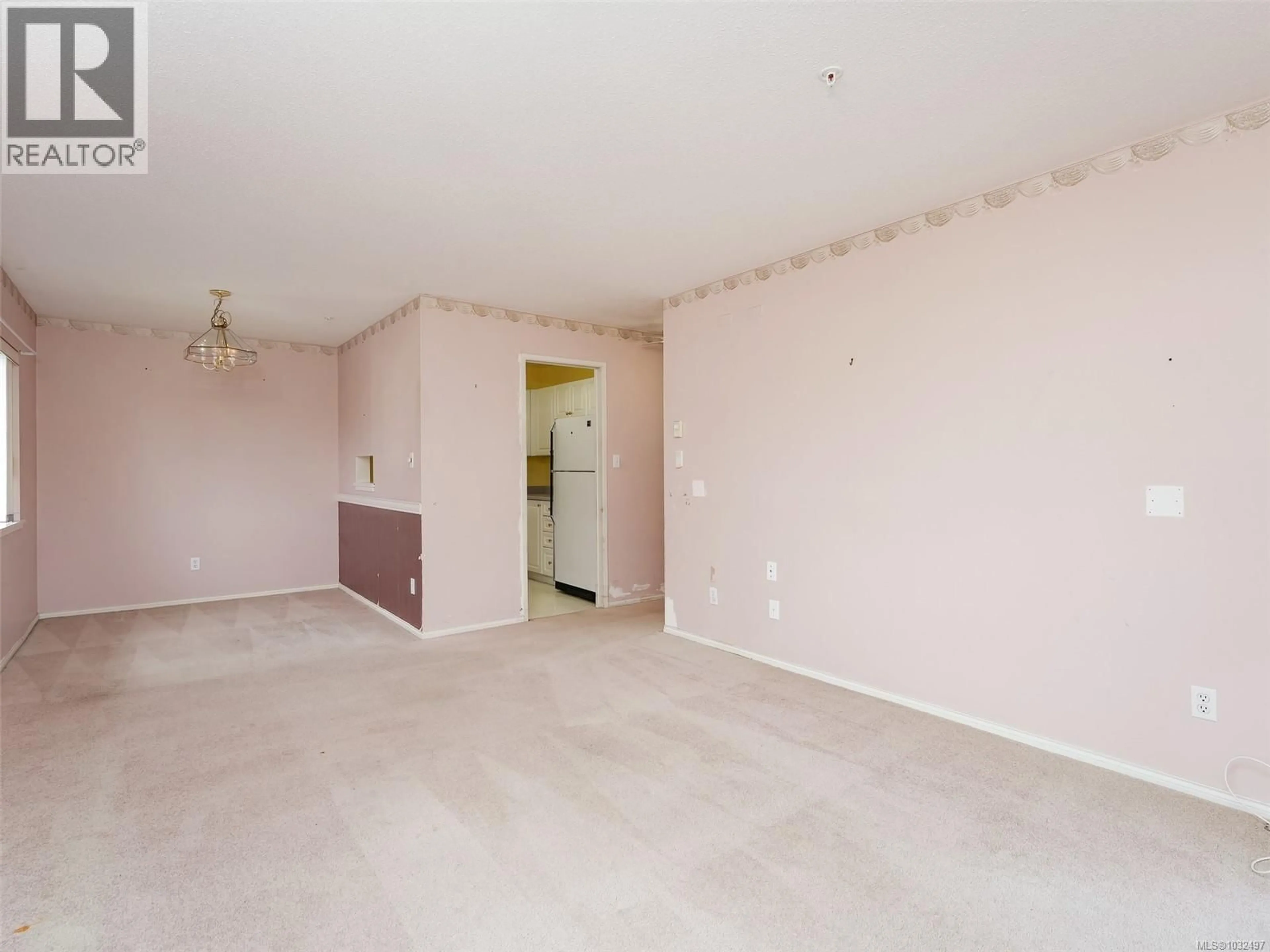 A pic of a room for 208 - 651 JOLLY PLACE, Saanich British Columbia V8N1J4