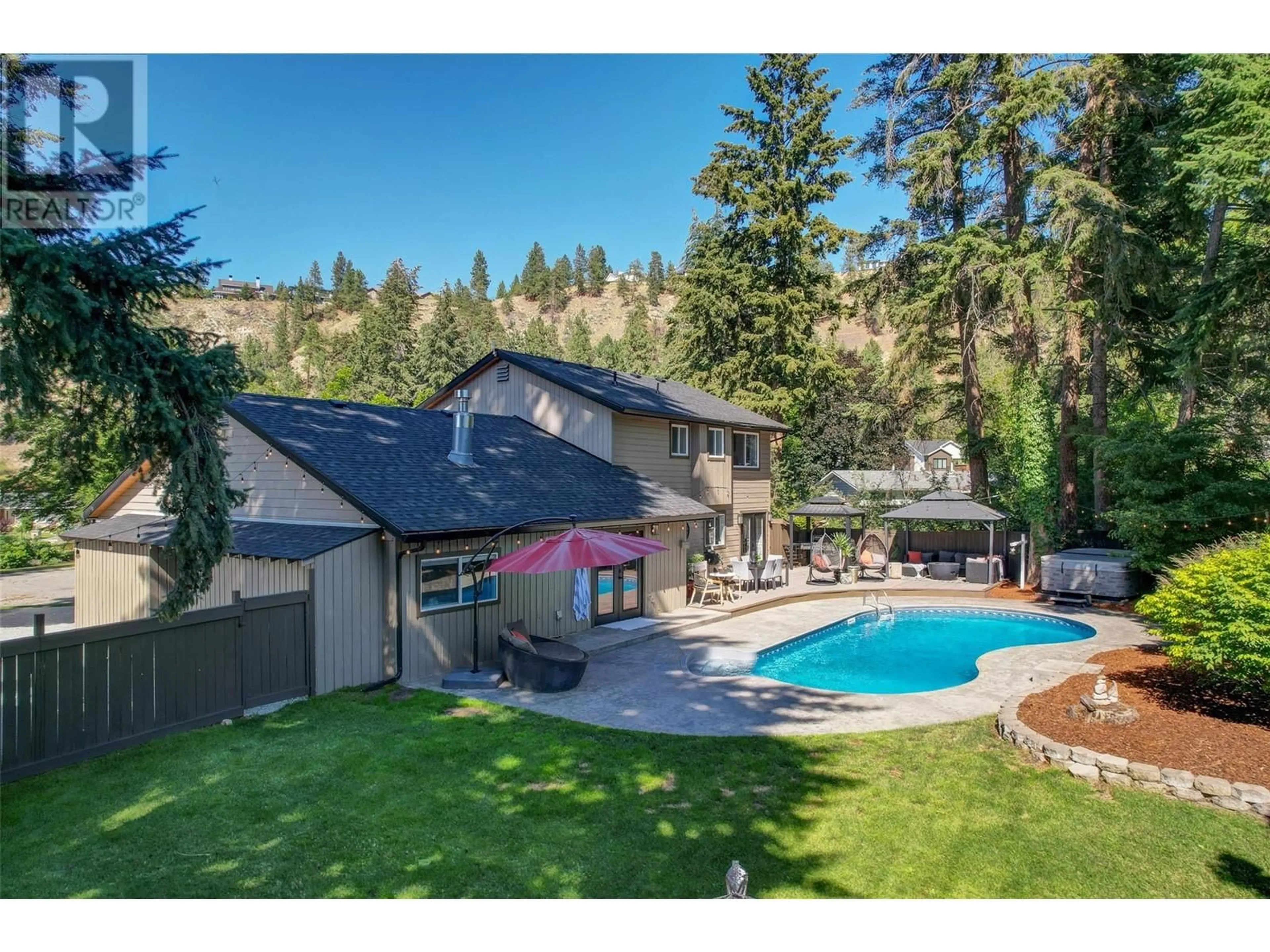 Indoor or outdoor pool for 827 Coronado Court, Kelowna British Columbia V1W2C4