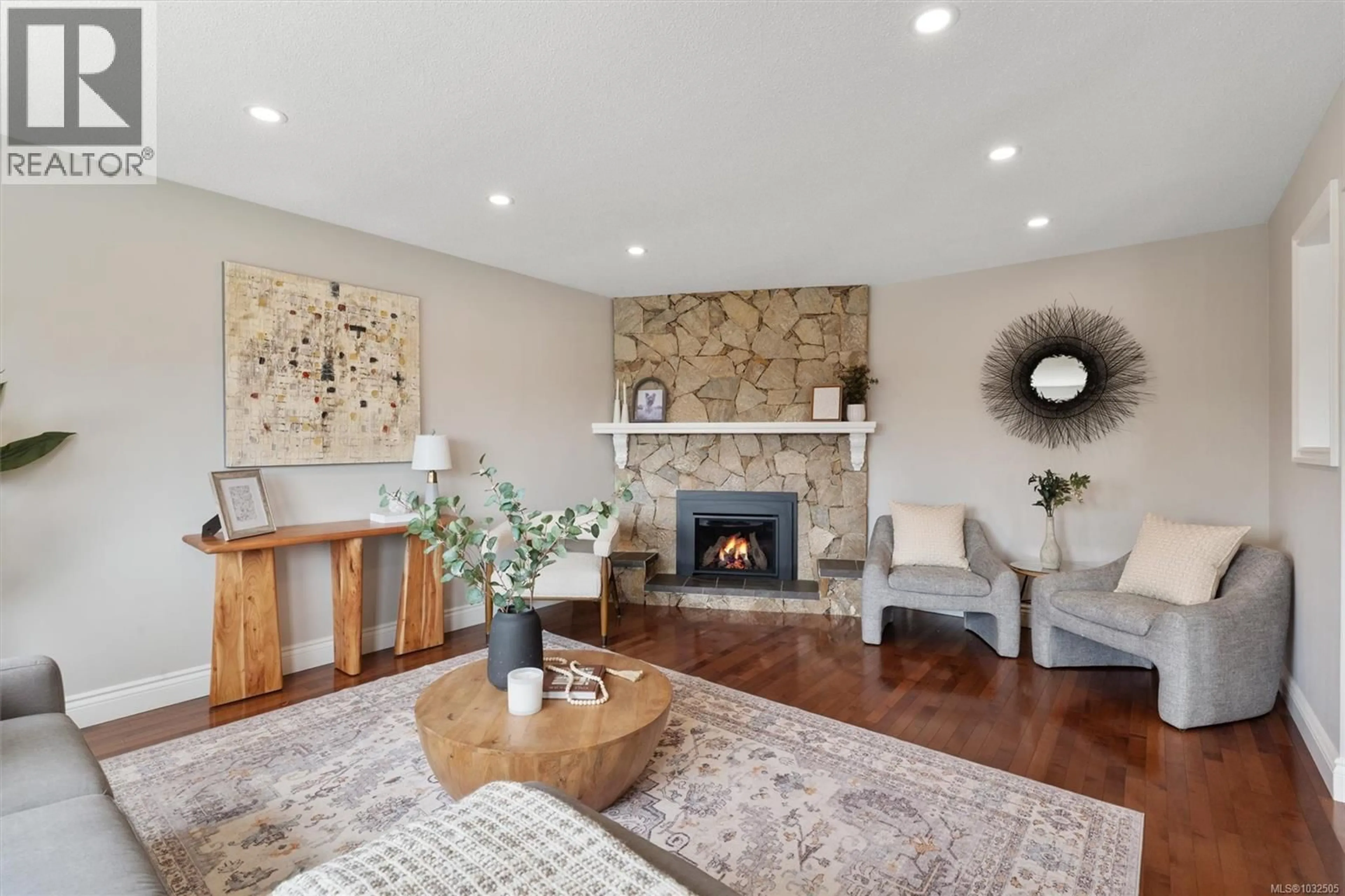 Living room with furniture, unknown for 1690 TAMPICO PLACE, Saanich British Columbia V8N5H2