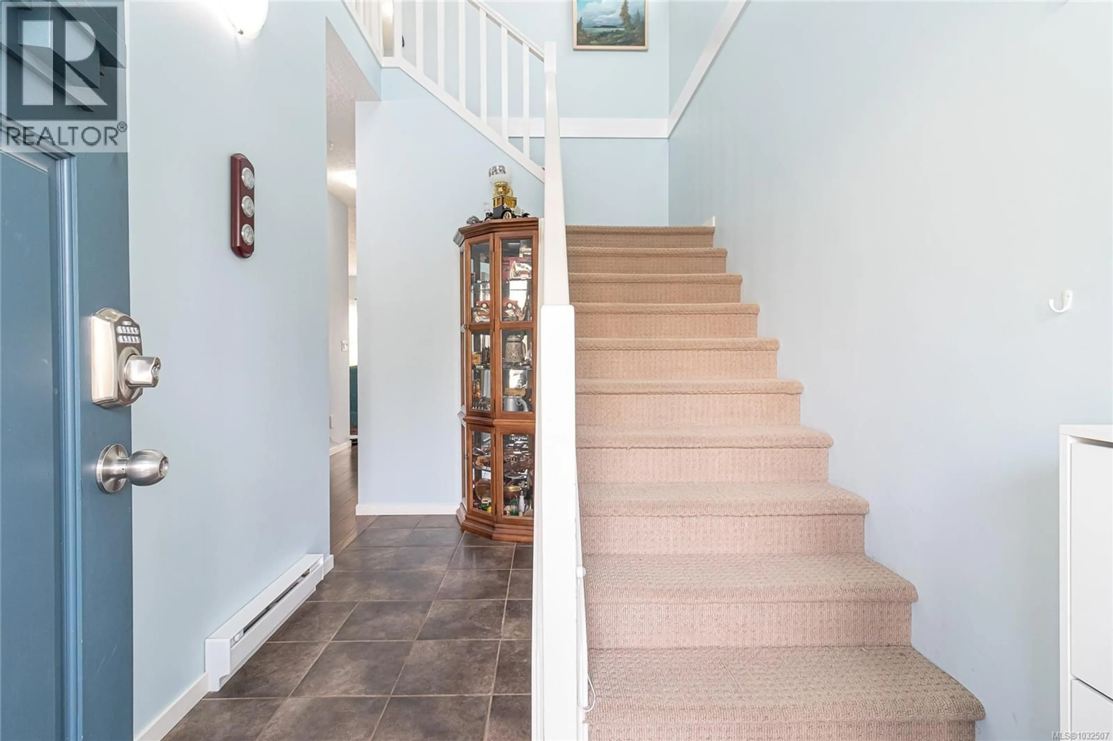 Indoor foyer for 3597 KINETIC COURT, Langford British Columbia V9C0E9