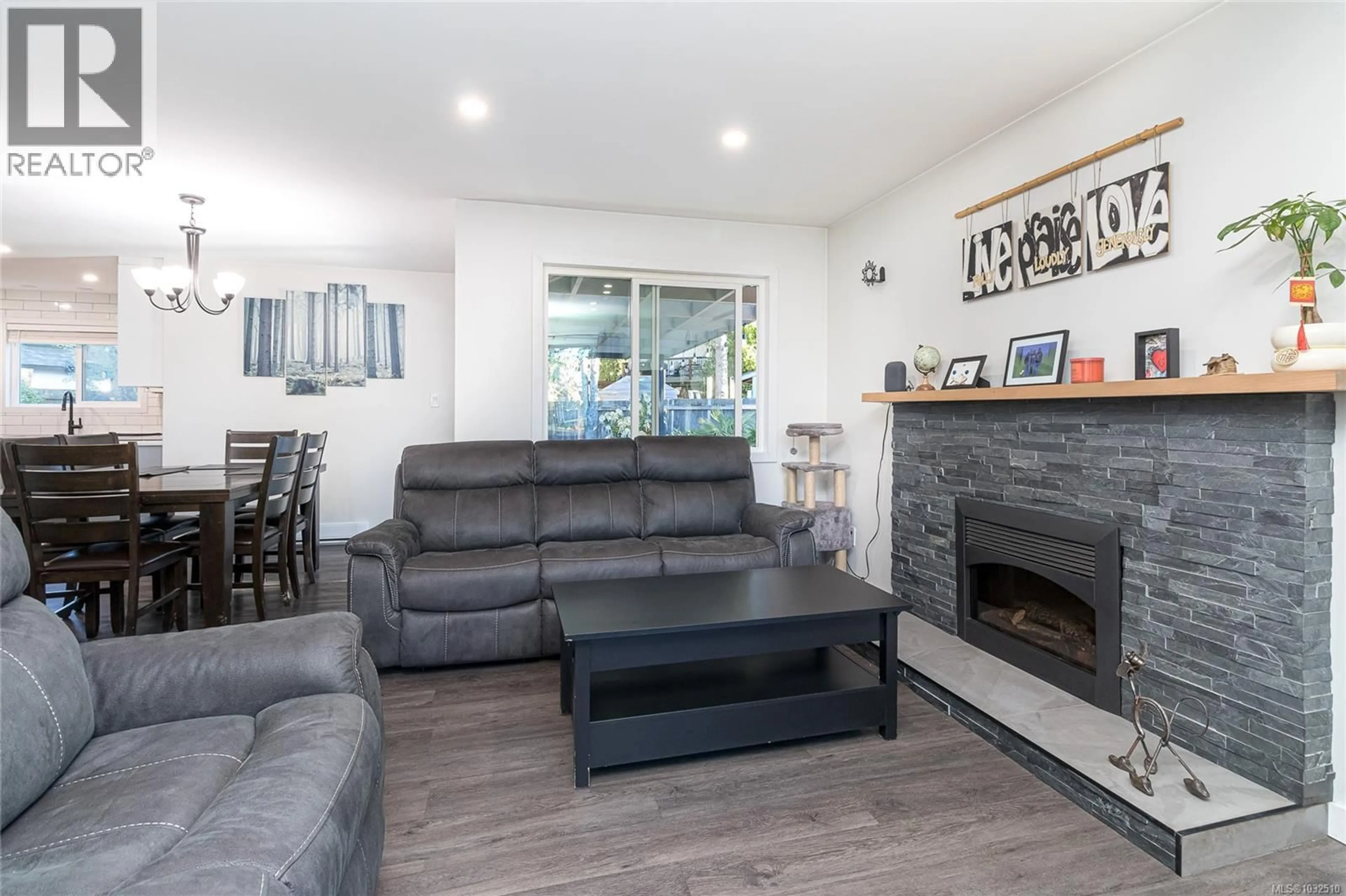 Living room with furniture, unknown for B - 614 EVANS DRIVE, Colwood British Columbia V9B5E4